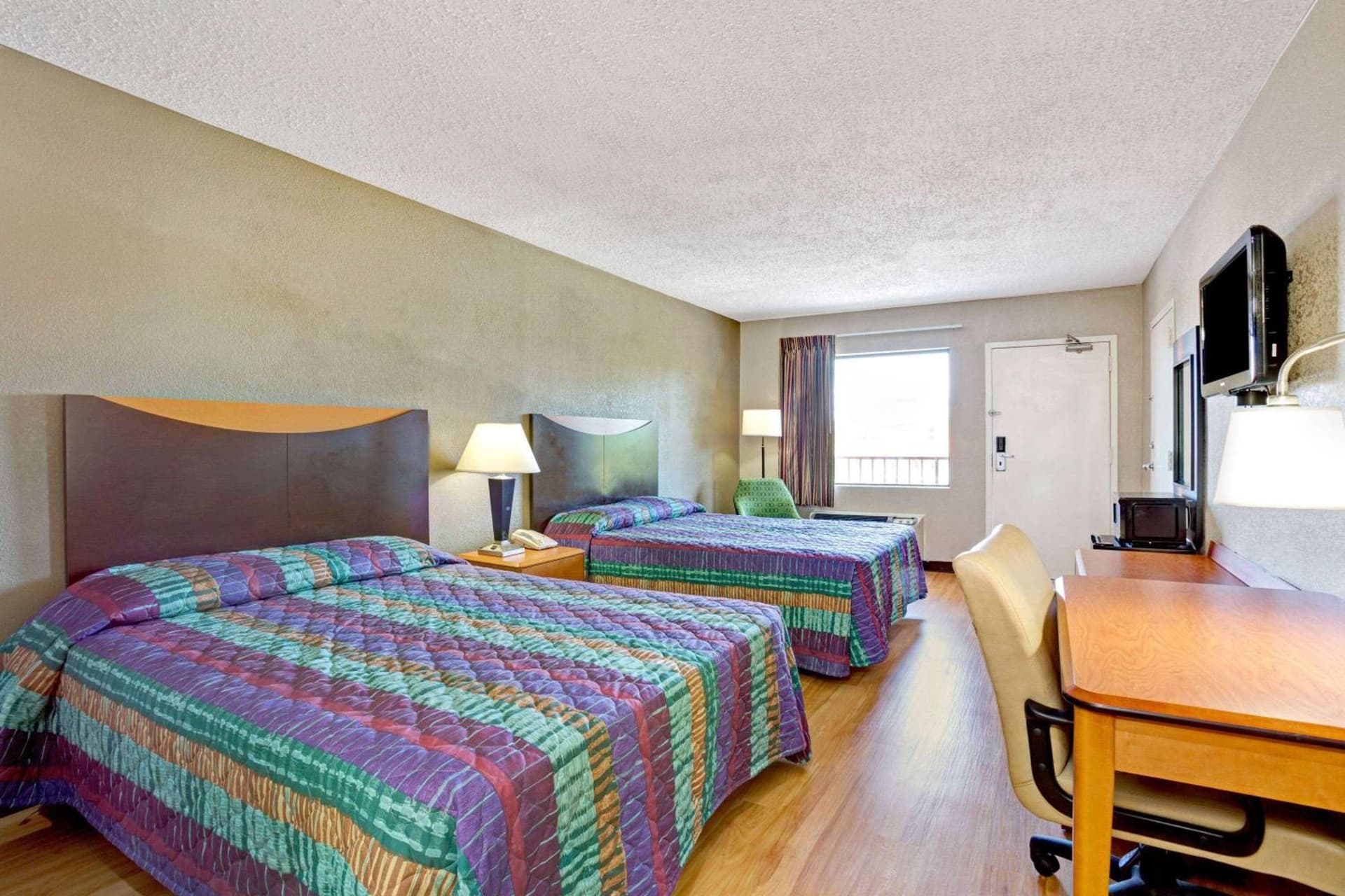 Super 8 by Wyndham Fredericksburg gallery photo in Fredericksburg, VA — image 9