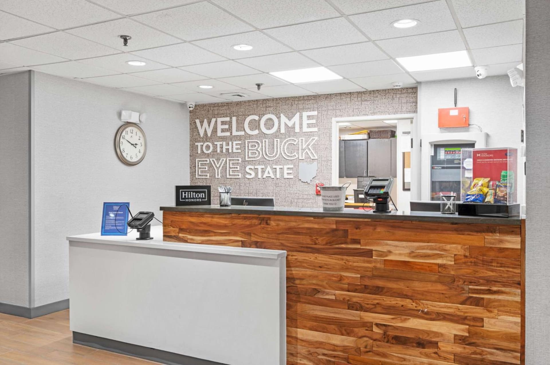 Hampton Inn Cleveland-Westlake interior in Westlake, OH — gallery photo 2