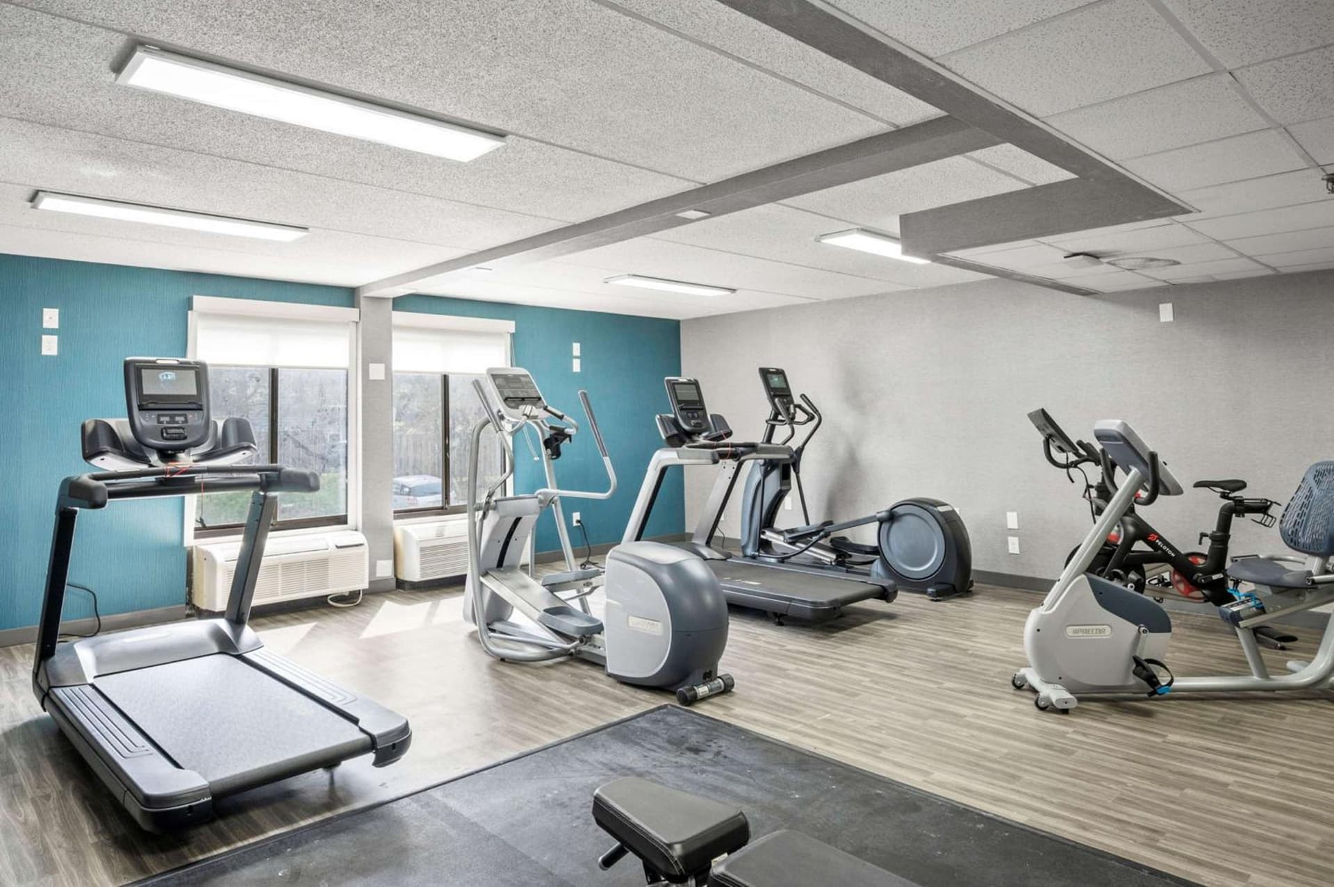 Hampton Inn Cleveland-Westlake property views in Westlake, OH — gallery photo 3