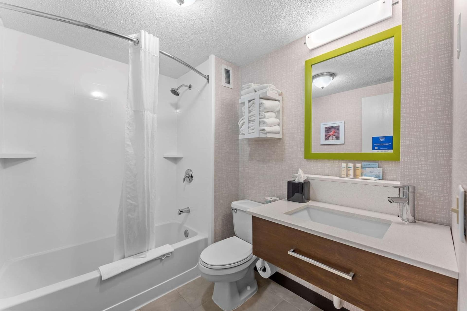 Hampton Inn Cleveland-Westlake gallery photo in Westlake, OH — image 33