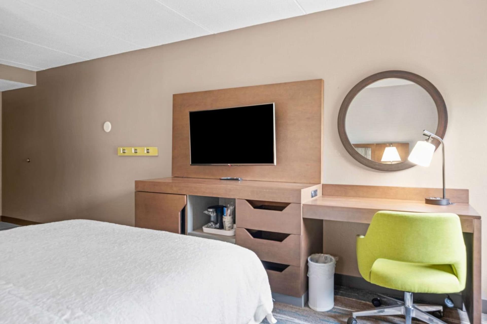 Hampton Inn Cleveland-Westlake gallery photo in Westlake, OH — image 4