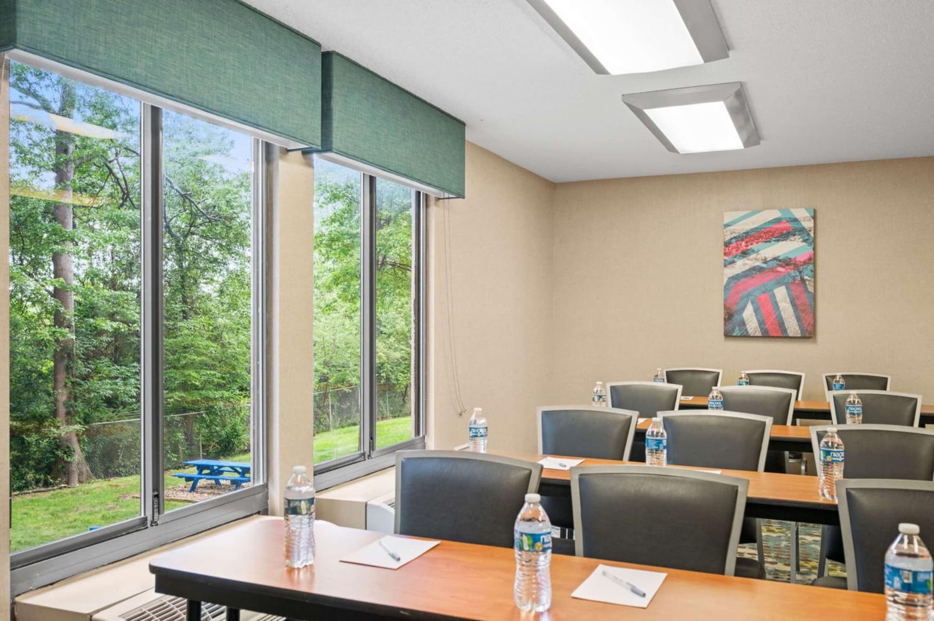 Hampton Inn Cleveland-Westlake gallery photo in Westlake, OH — image 14