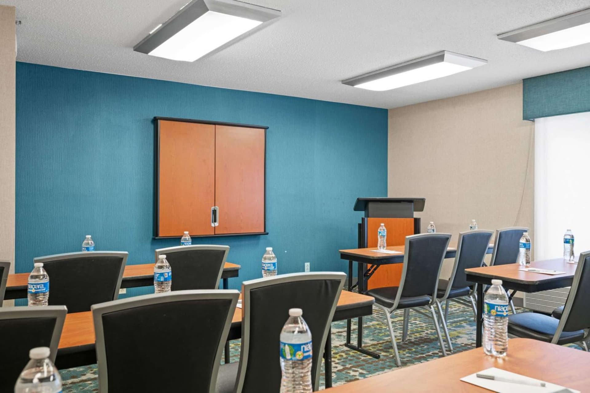 Hampton Inn Cleveland-Westlake gallery photo in Westlake, OH — image 18