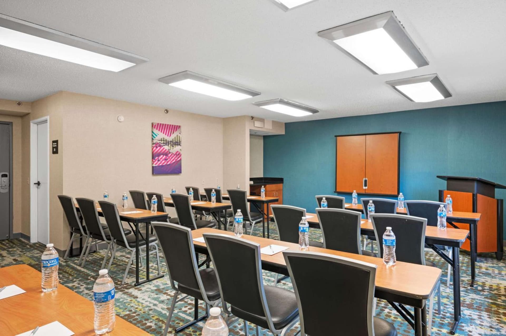 Hampton Inn Cleveland-Westlake gallery photo in Westlake, OH — image 35