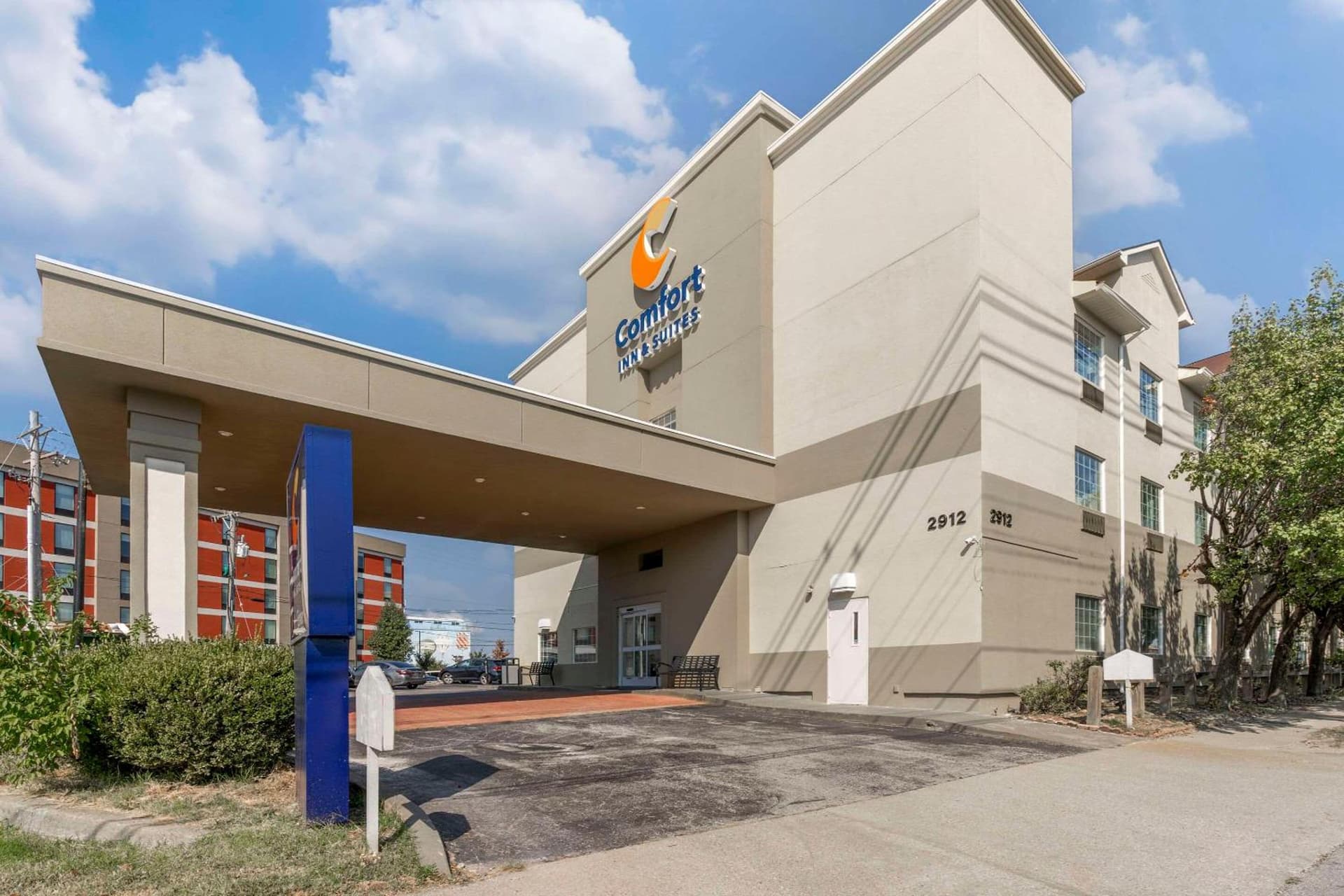 Comfort Inn & Suites Louisville Airport Fair & Expo featured exterior or lobby in Louisville, KY — similar hotel