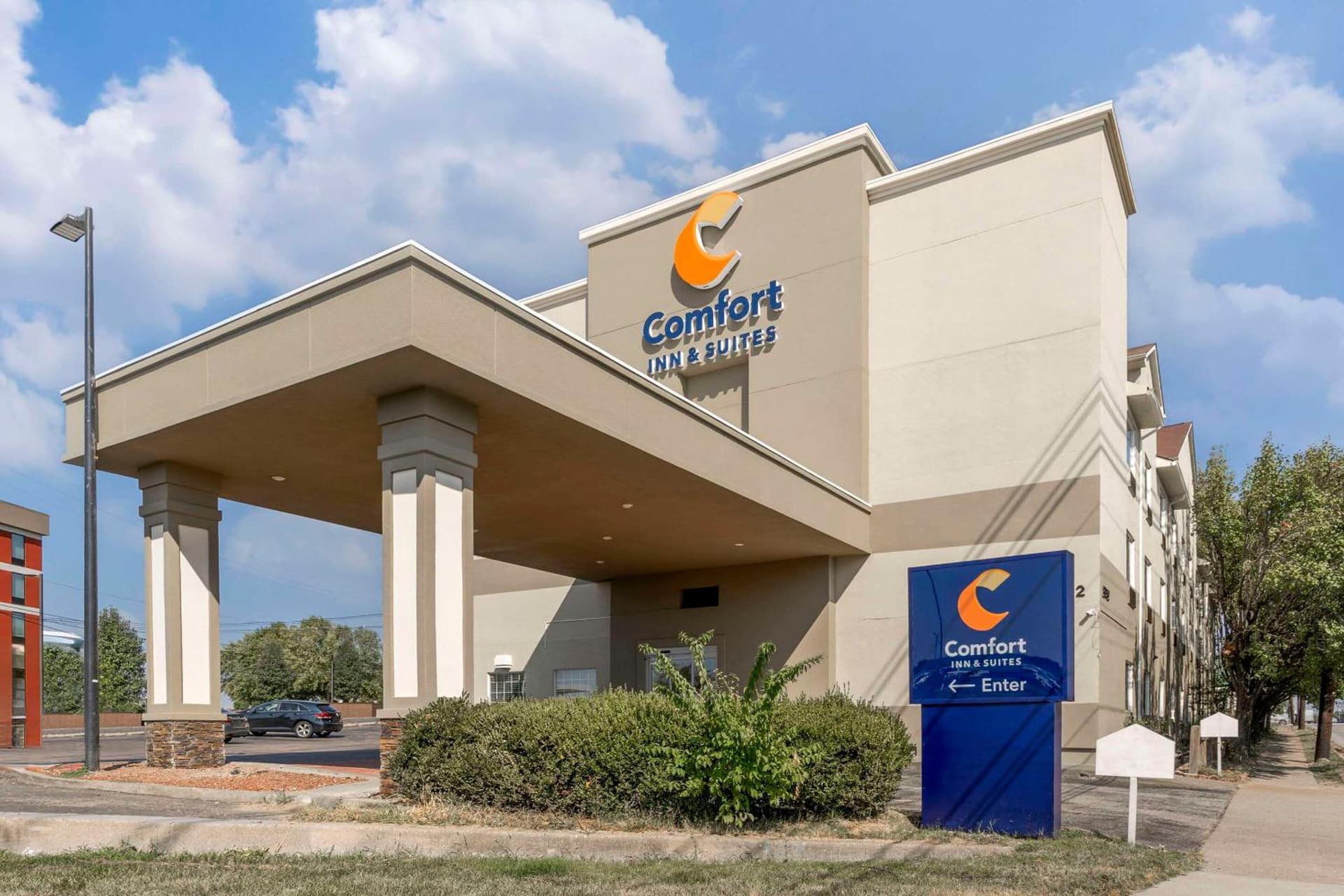 Comfort Inn & Suites Louisville Airport Fair & Expo interior in Louisville, KY — gallery photo 2