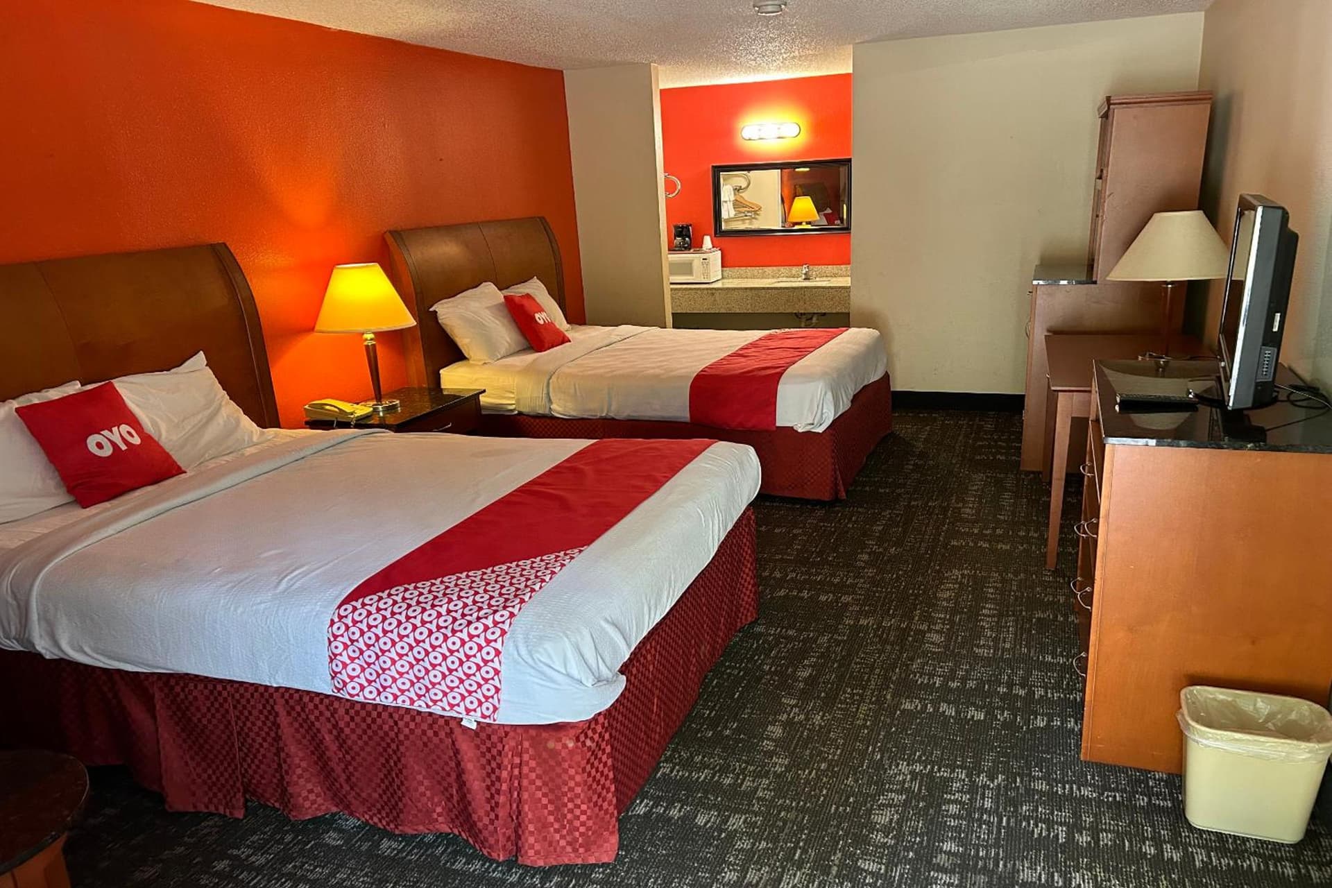 Rodeway Inn & Suites Jefferson interior in Jefferson, TX — gallery photo 2