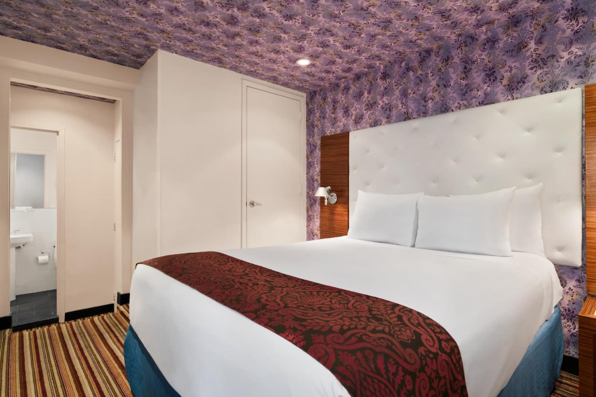 Night Hotel Broadway property views in New York, NY — gallery photo 3