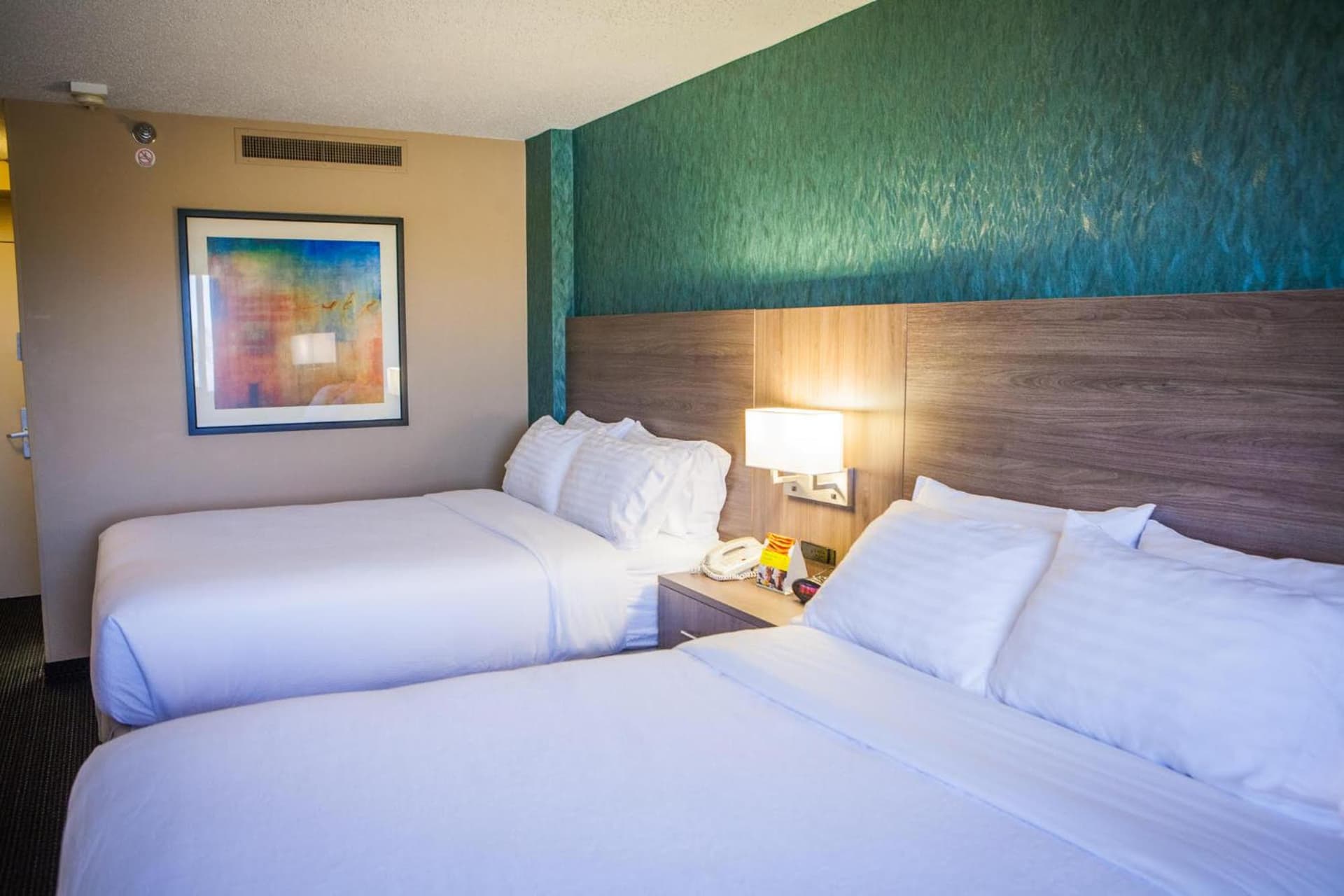 Holiday Inn Des Moines-Downtown-Mercy Campus by IHG interior in Des Moines, IA — gallery photo 2