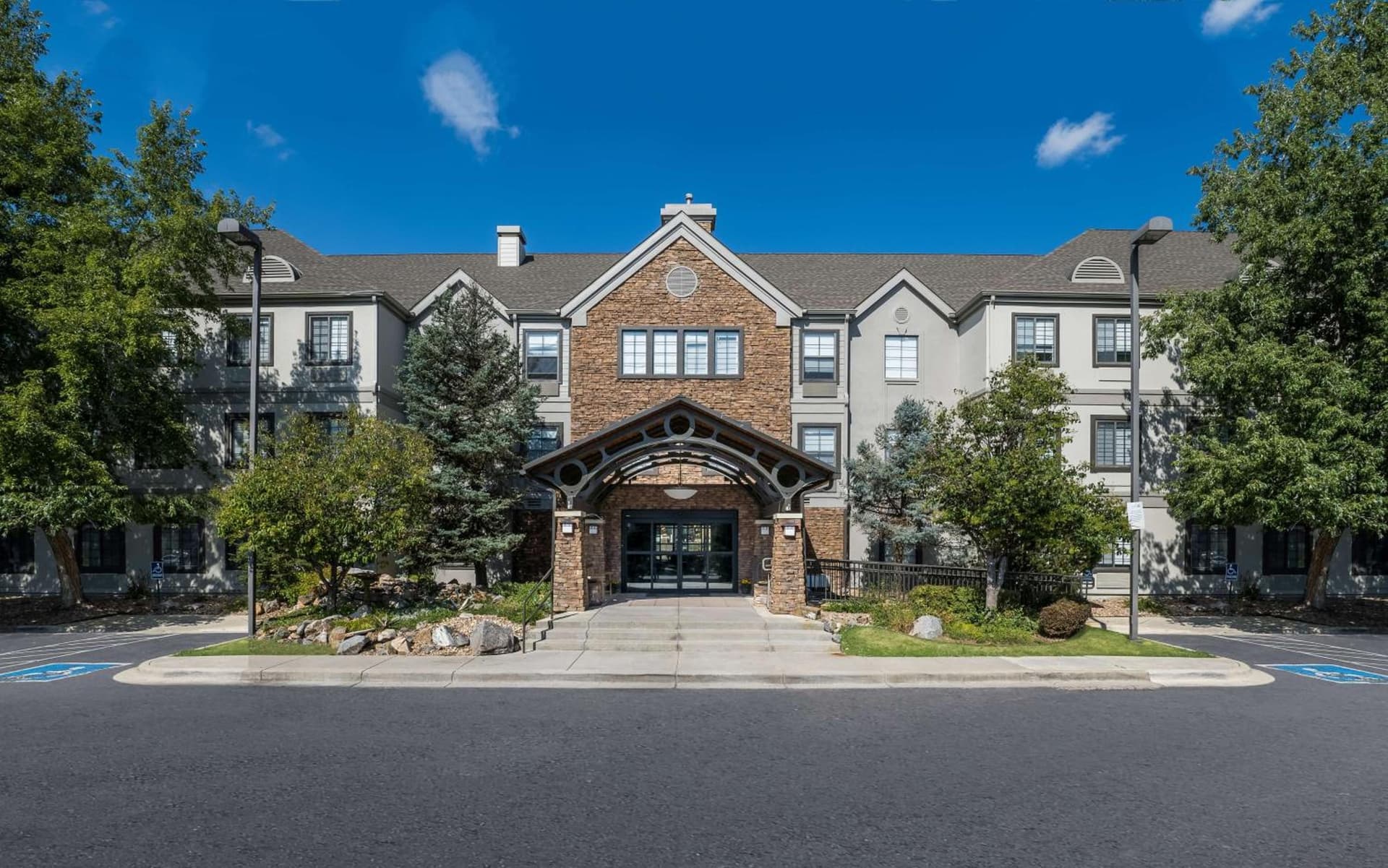 Sonesta ES Suites Denver South Park Meadows interior in Lone Tree, CO — gallery photo 2