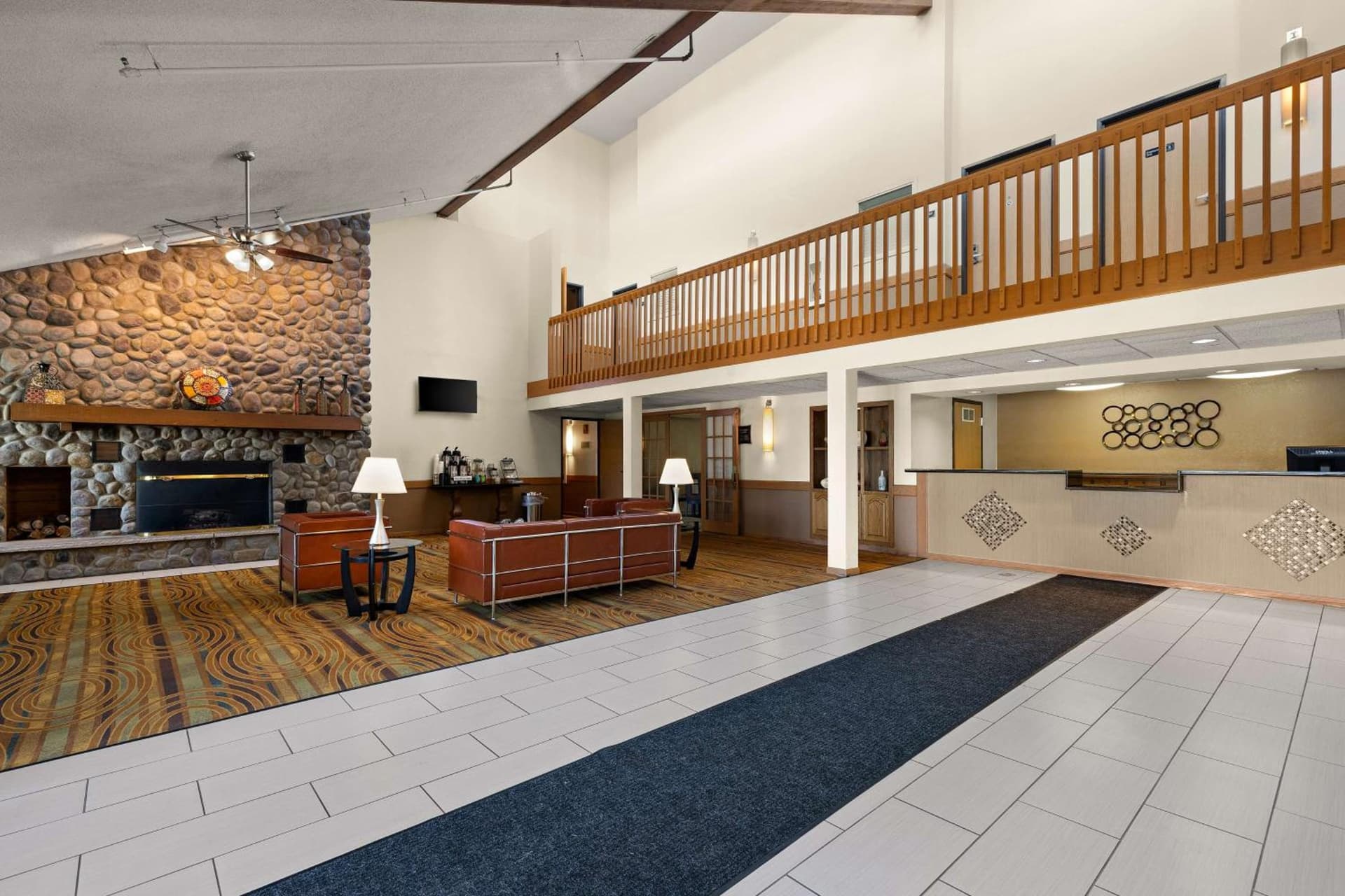 Best Western Germantown Inn interior in Germantown, WI — gallery photo 2