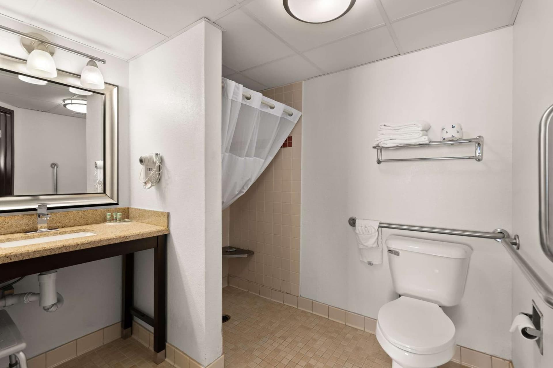 Best Western Germantown Inn property views in Germantown, WI — gallery photo 3