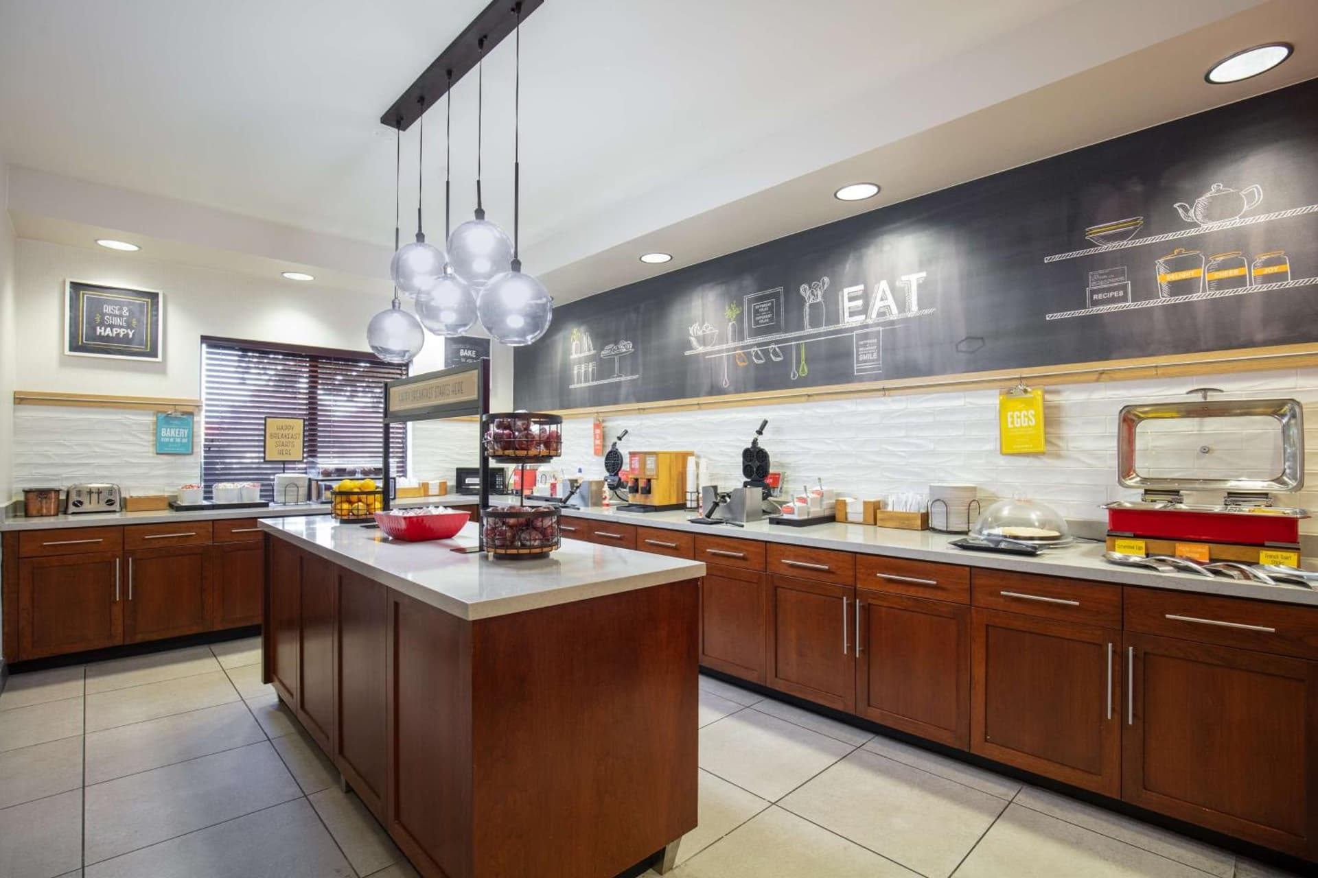 Hampton Inn Medford property views in Medford, OR — gallery photo 3