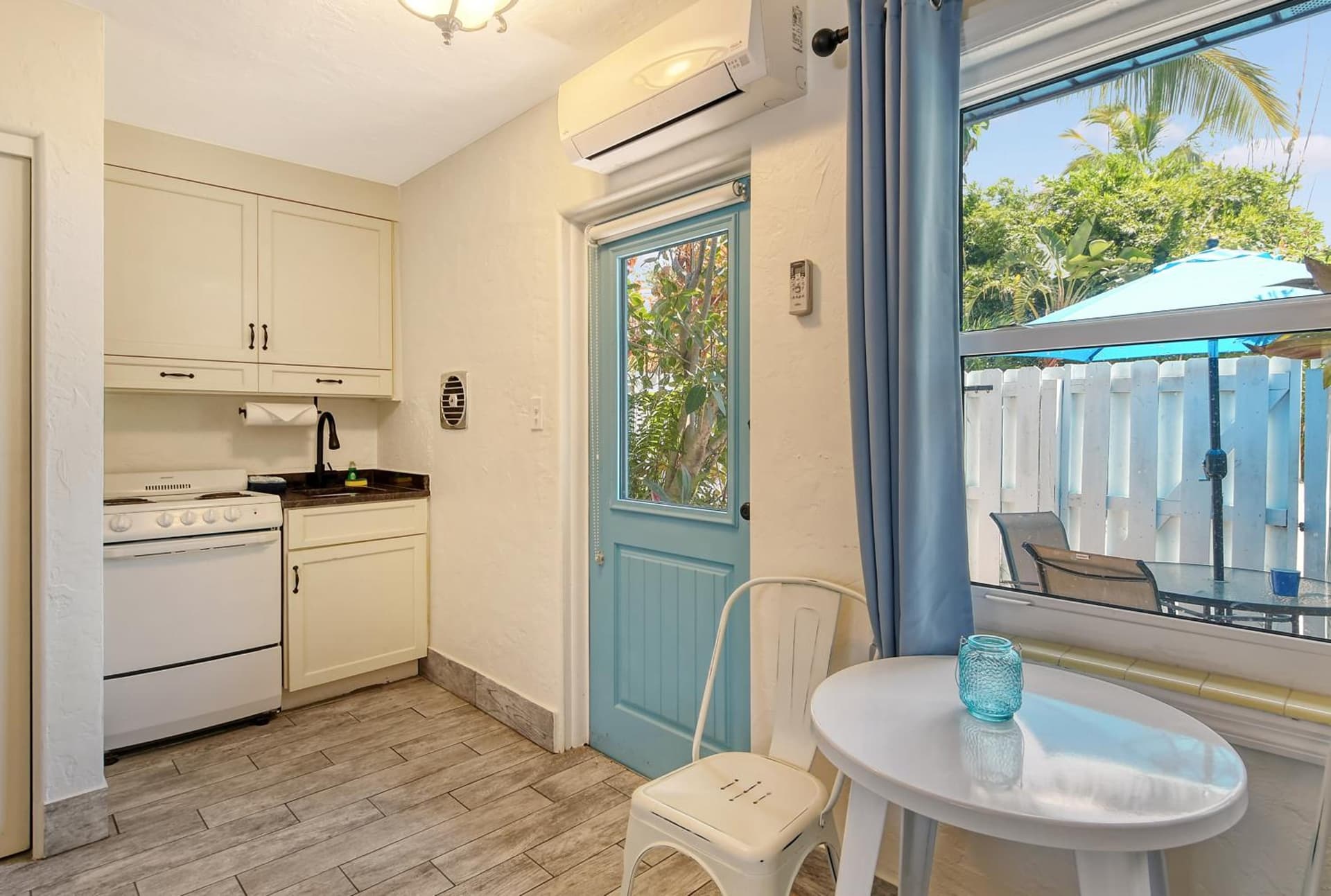 Siesta Key Palms Resort gallery photo in Sarasota, FL — image 177