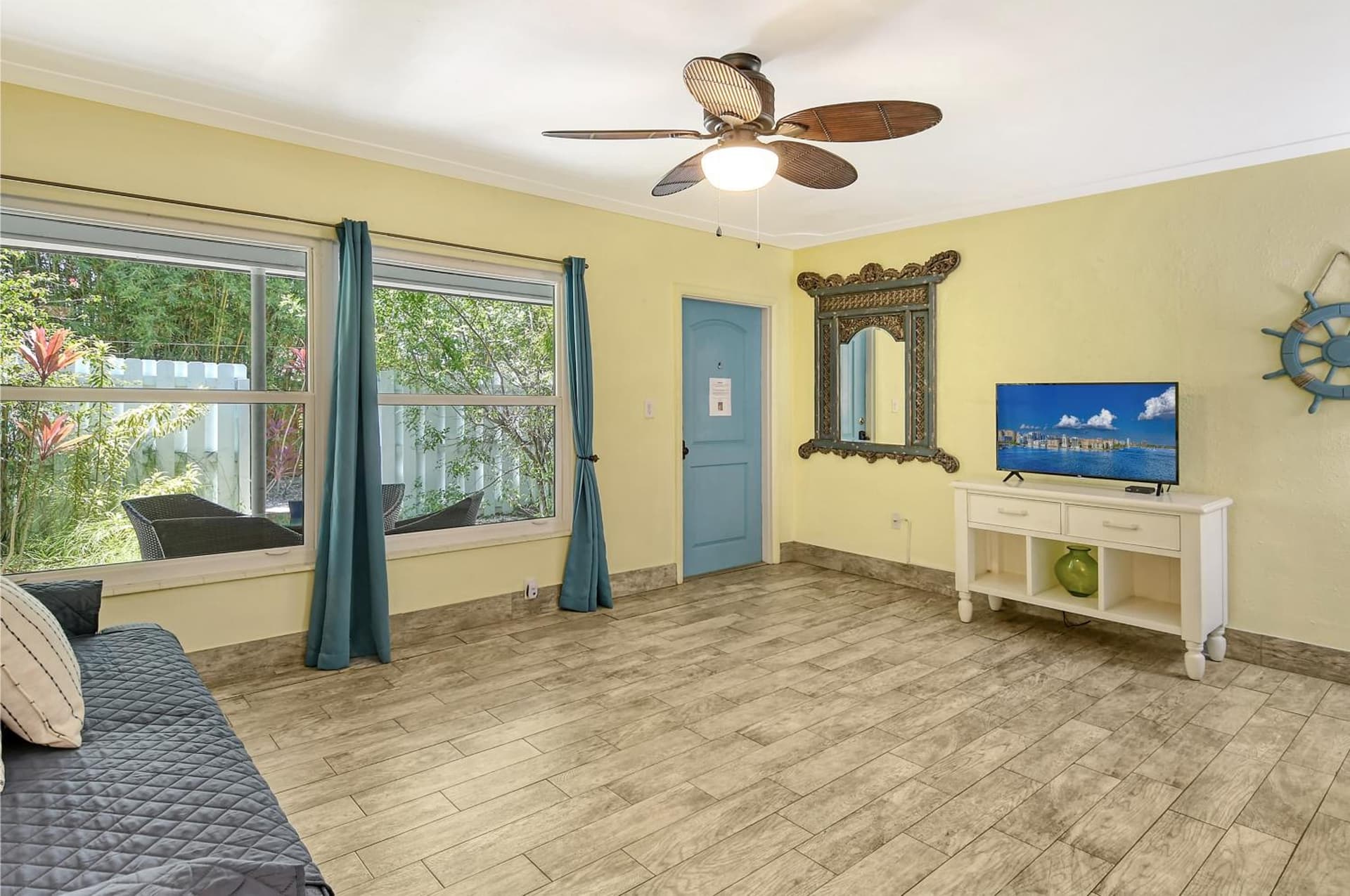 Siesta Key Palms Resort property views in Sarasota, FL — gallery photo 3