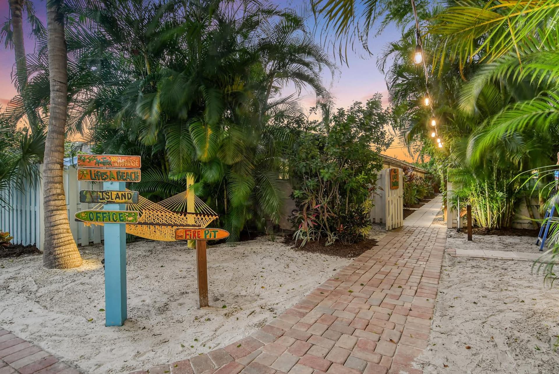 Siesta Key Palms Resort gallery photo in Sarasota, FL — image 242
