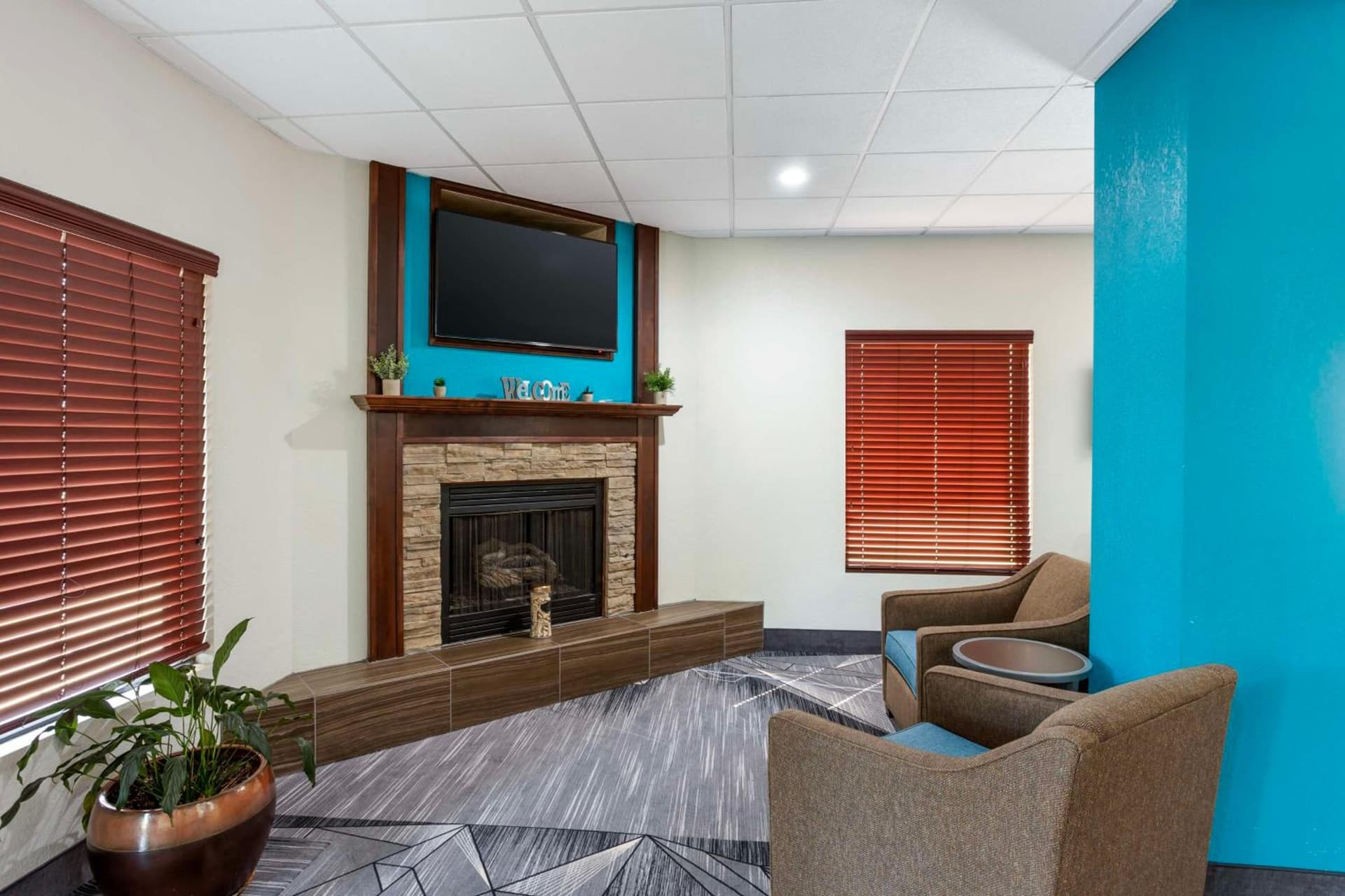 Best Western Plus Springfield Airport Inn interior in Springfield, MO — gallery photo 2