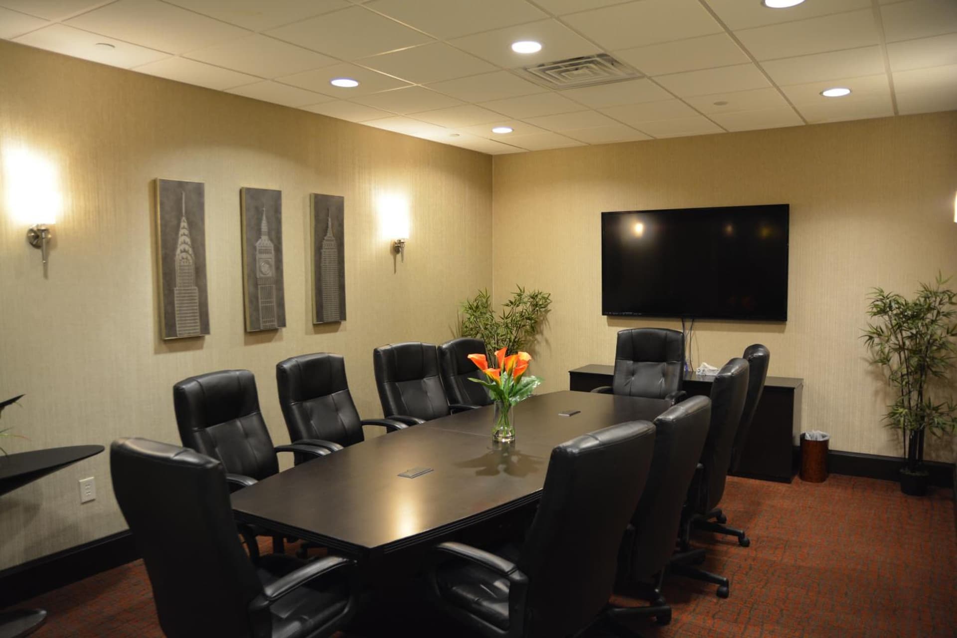 Lux Hotel & Spa gallery photo in Arlington, TX — image 38