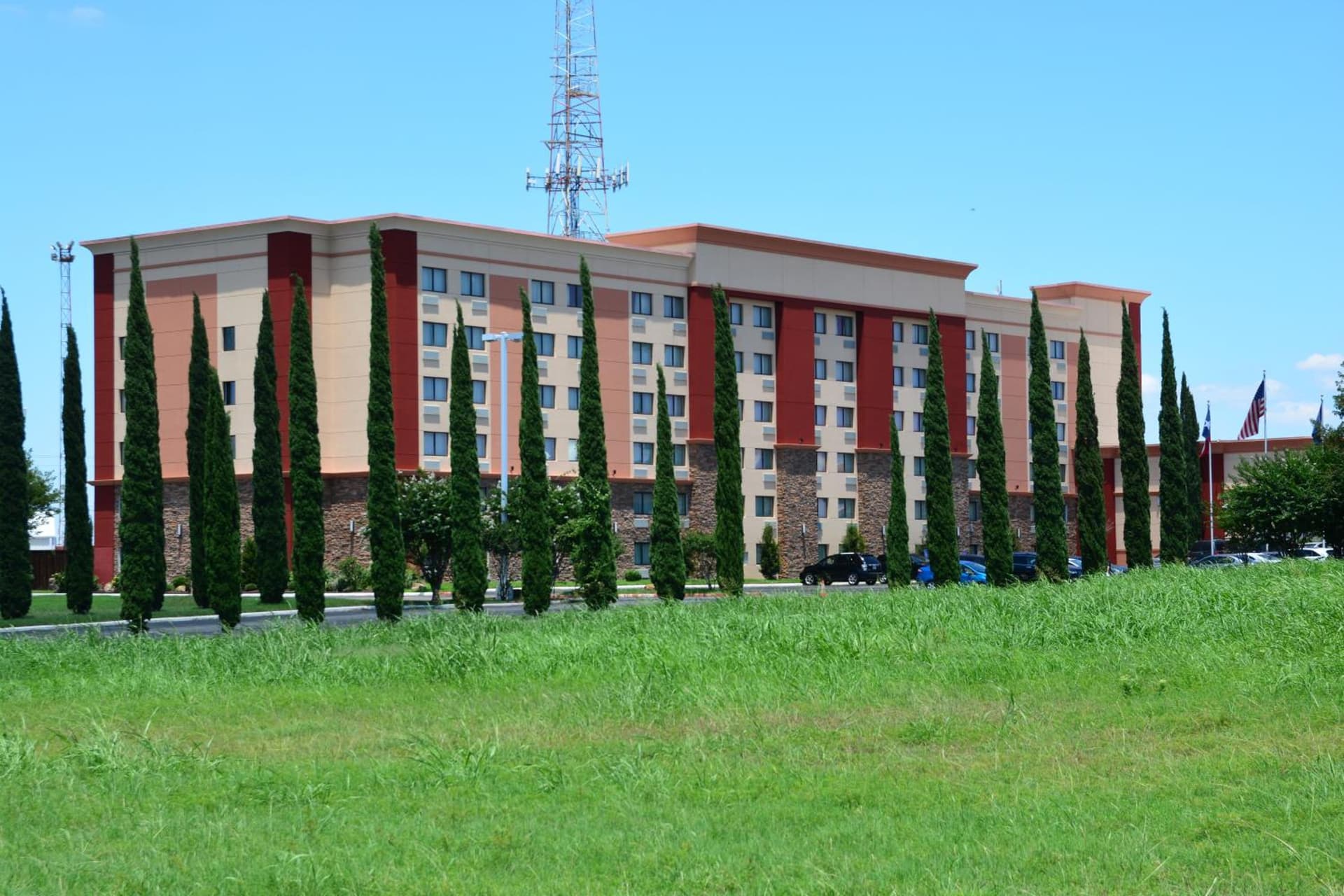 Lux Hotel & Spa gallery photo in Arlington, TX — image 27