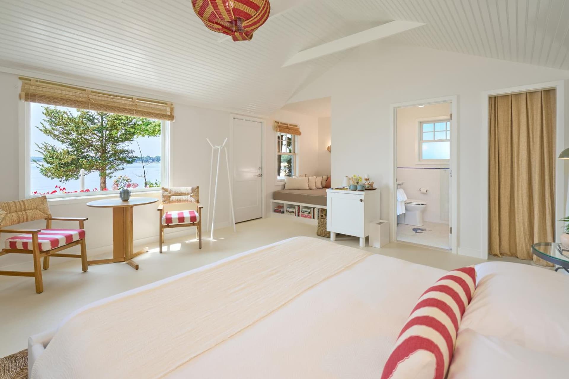 Silver Sands Motel & Beach Bungalows gallery photo in Greenport, NY — image 38