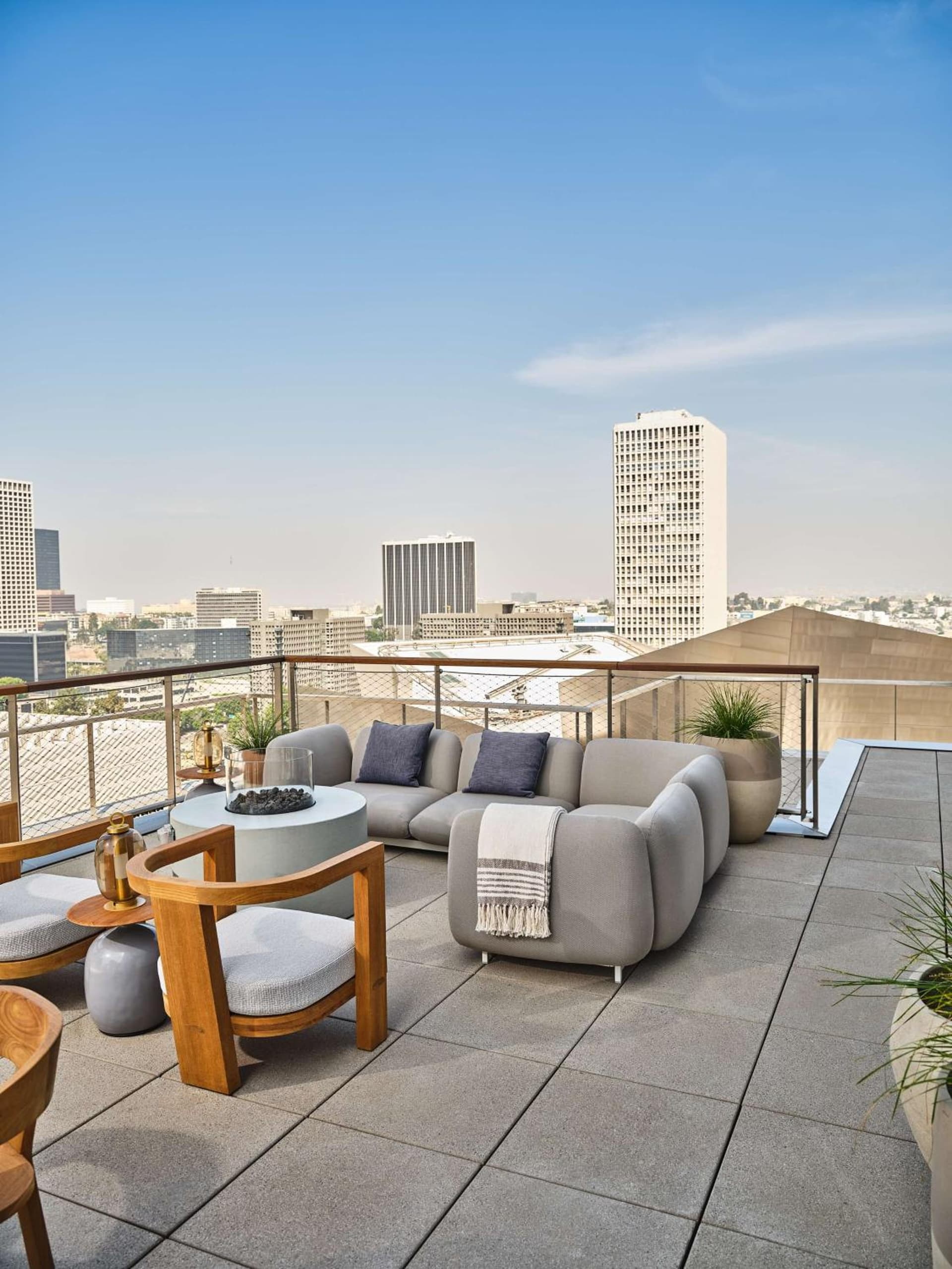 Conrad Los Angeles gallery photo in Los Angeles, CA — image 84