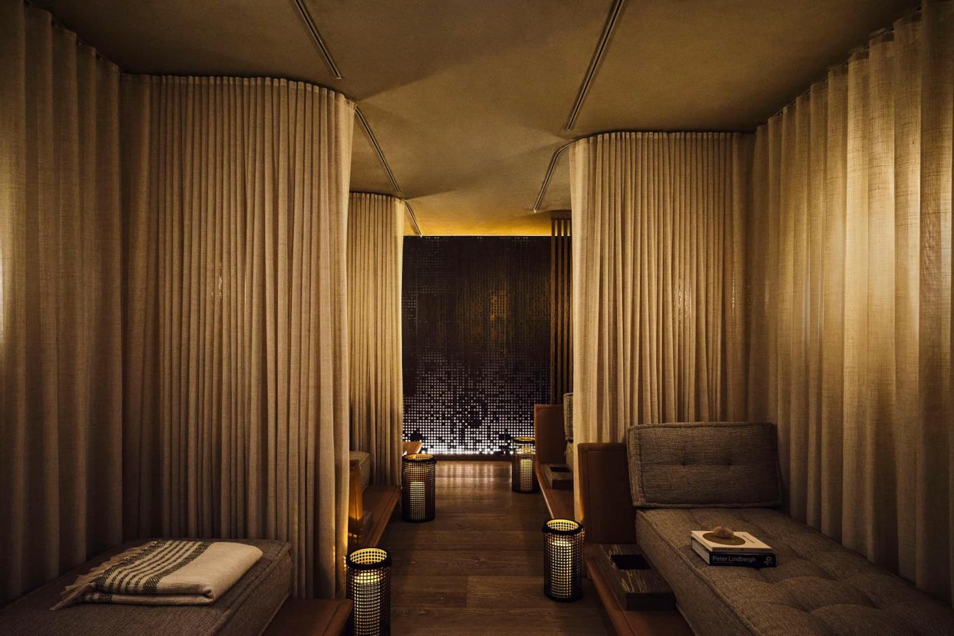 Conrad Los Angeles gallery photo in Los Angeles, CA — image 182