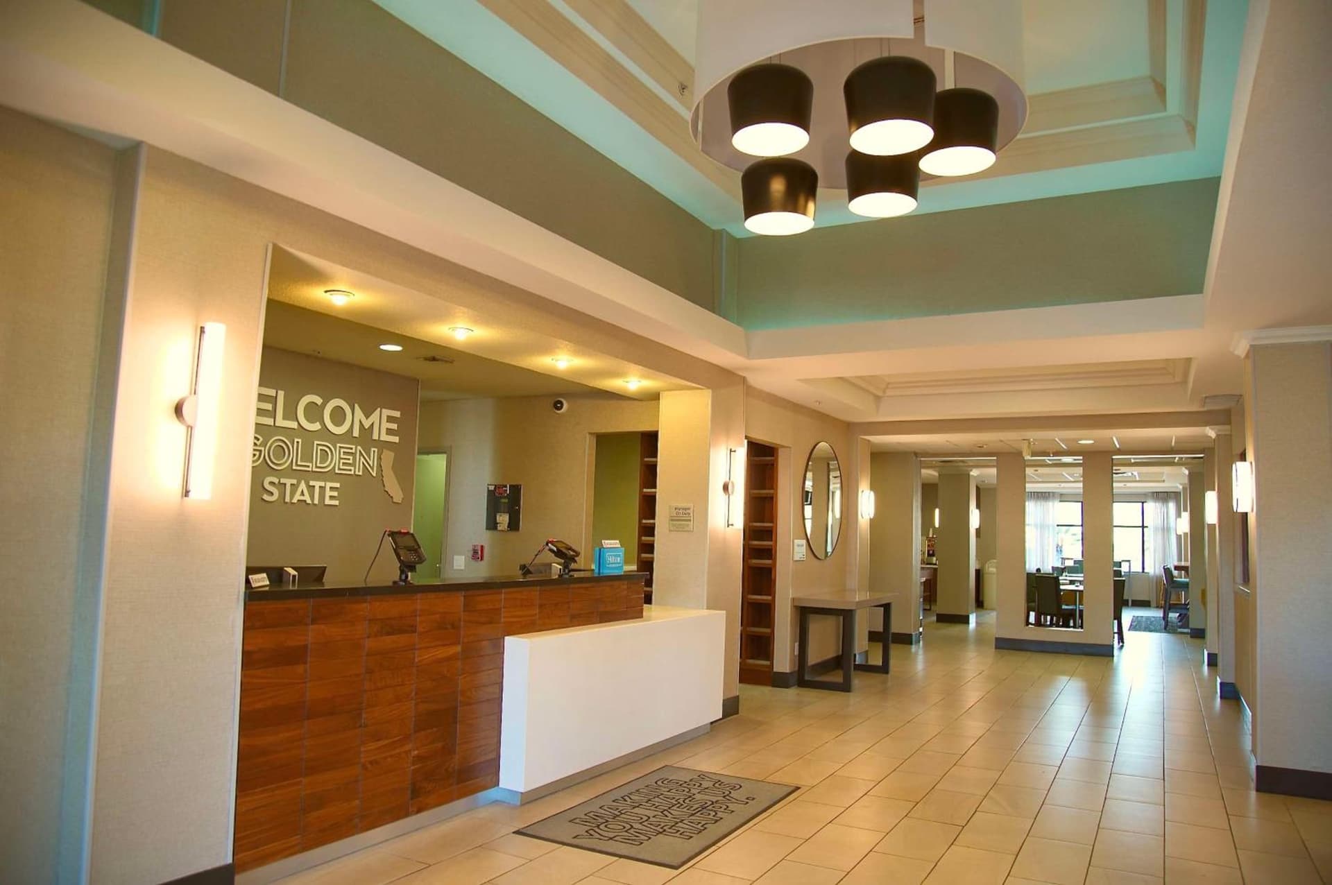Hampton Inn & Suites Cathedral City interior in Cathedral City, CA — gallery photo 2