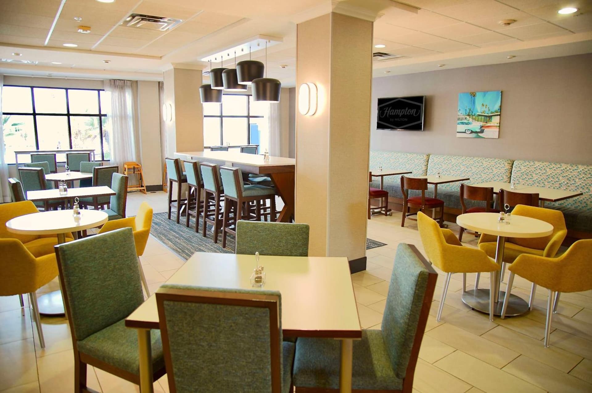 Hampton Inn & Suites Cathedral City gallery photo in Cathedral City, CA — image 4