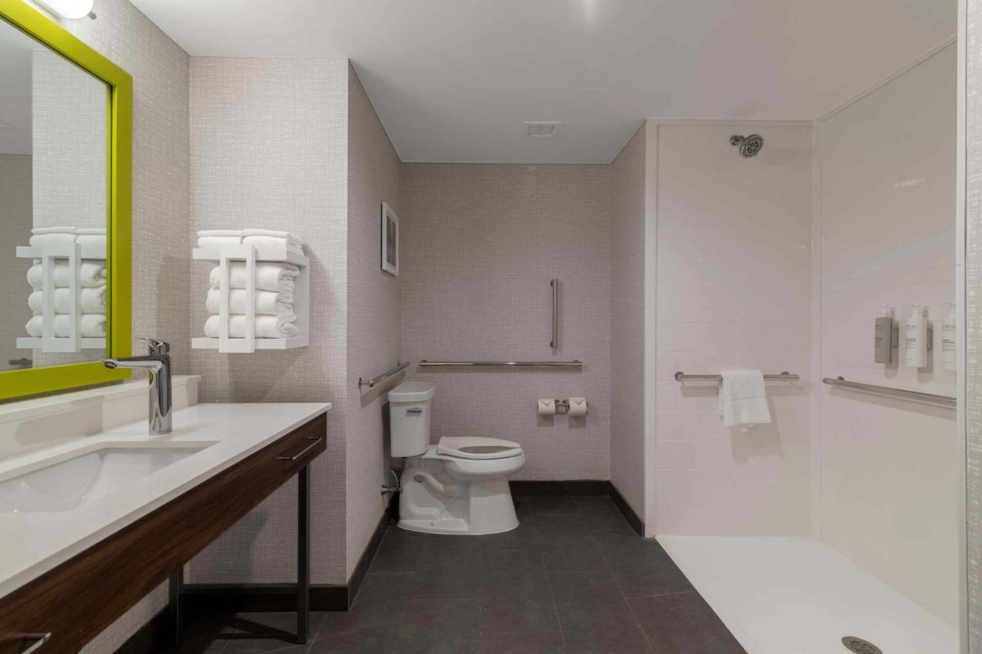 Hampton Inn Lincoln White Mountains gallery photo in Lincoln — image 38