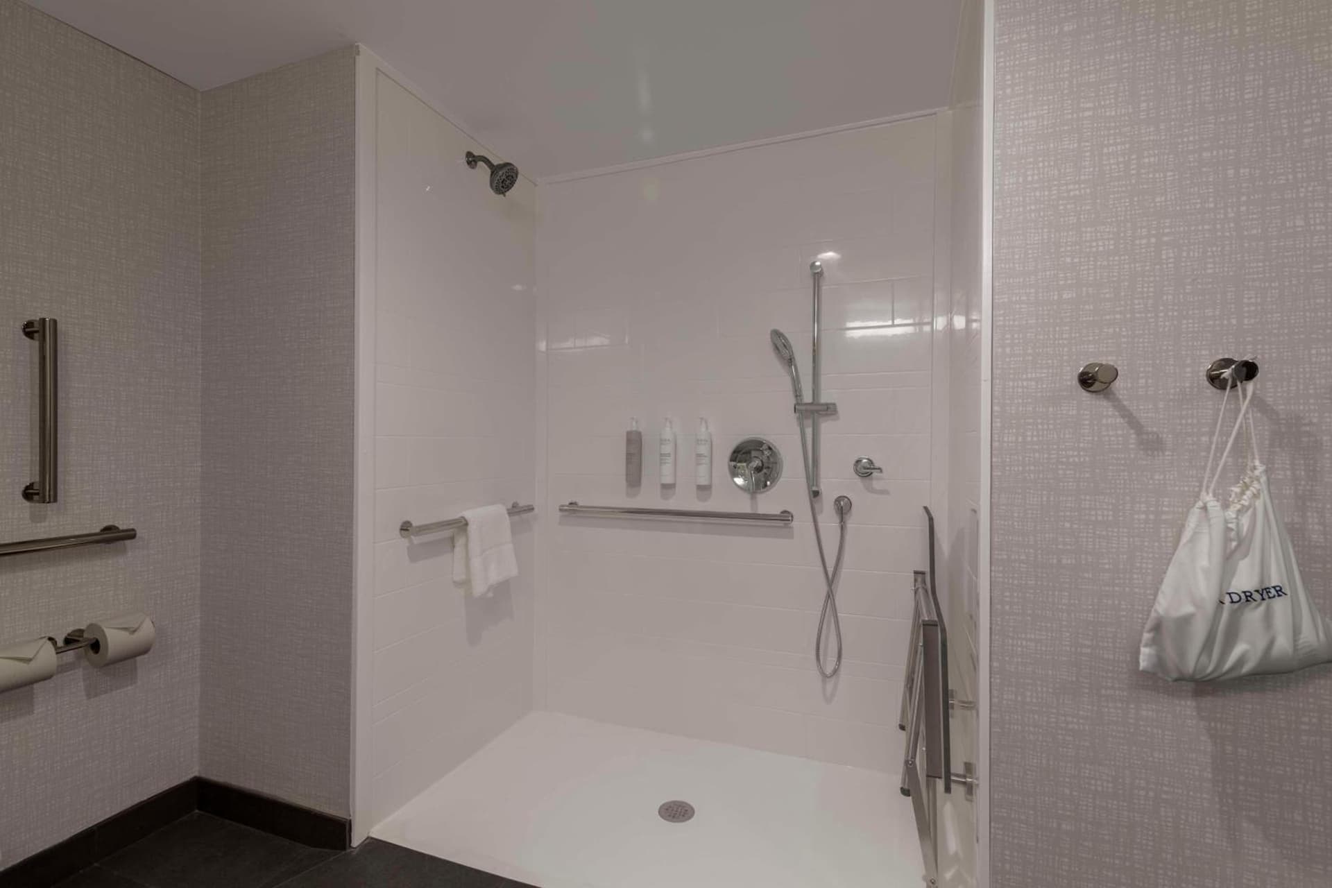 Hampton Inn Lincoln White Mountains gallery photo in Lincoln — image 13