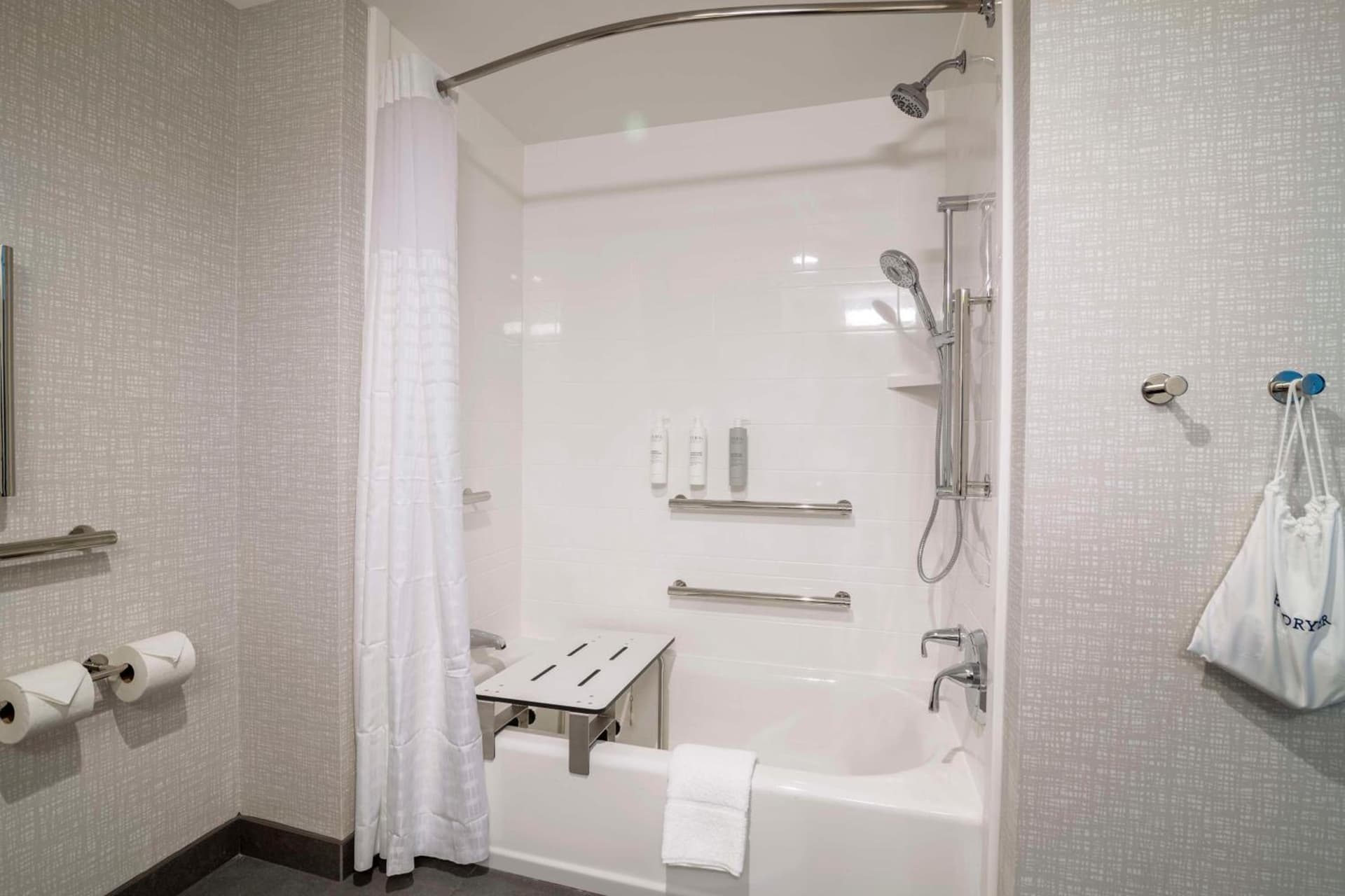 Hampton Inn Lincoln White Mountains gallery photo in Lincoln — image 9