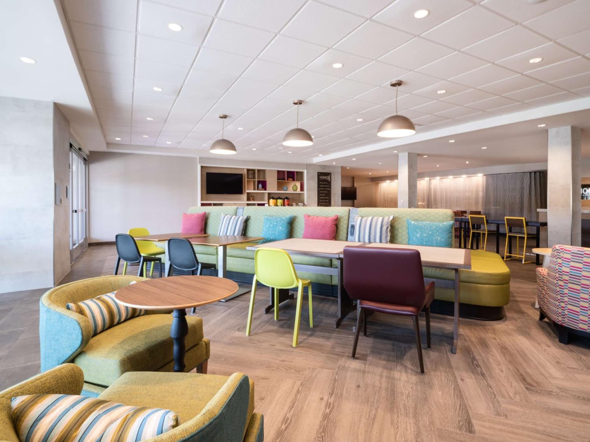 Home2 Suites By Hilton Santa Rosa Beach interior in Santa Rosa Beach — gallery photo 2