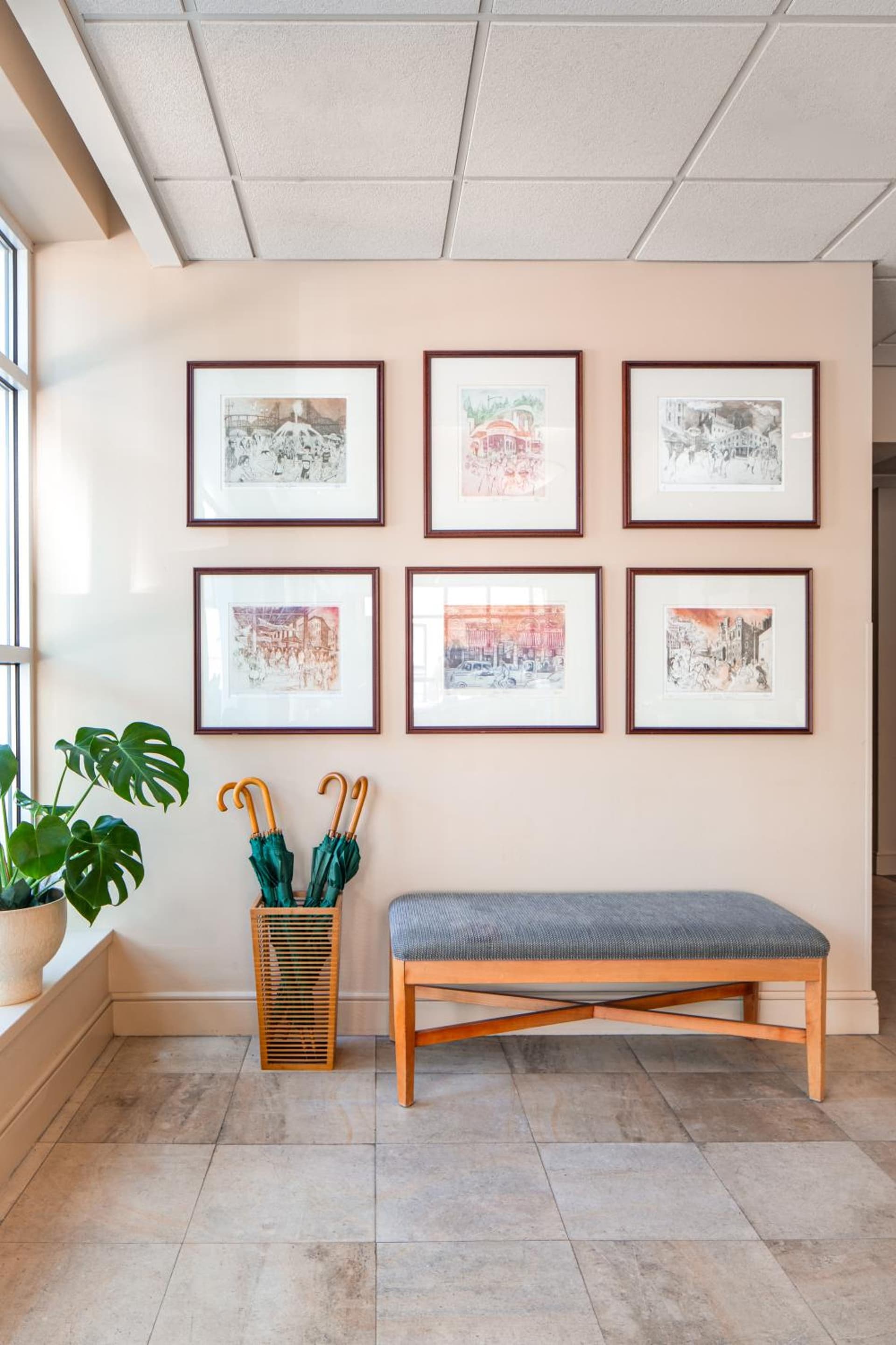 Park Lane Suites & Inn interior in Portland, OR — gallery photo 2