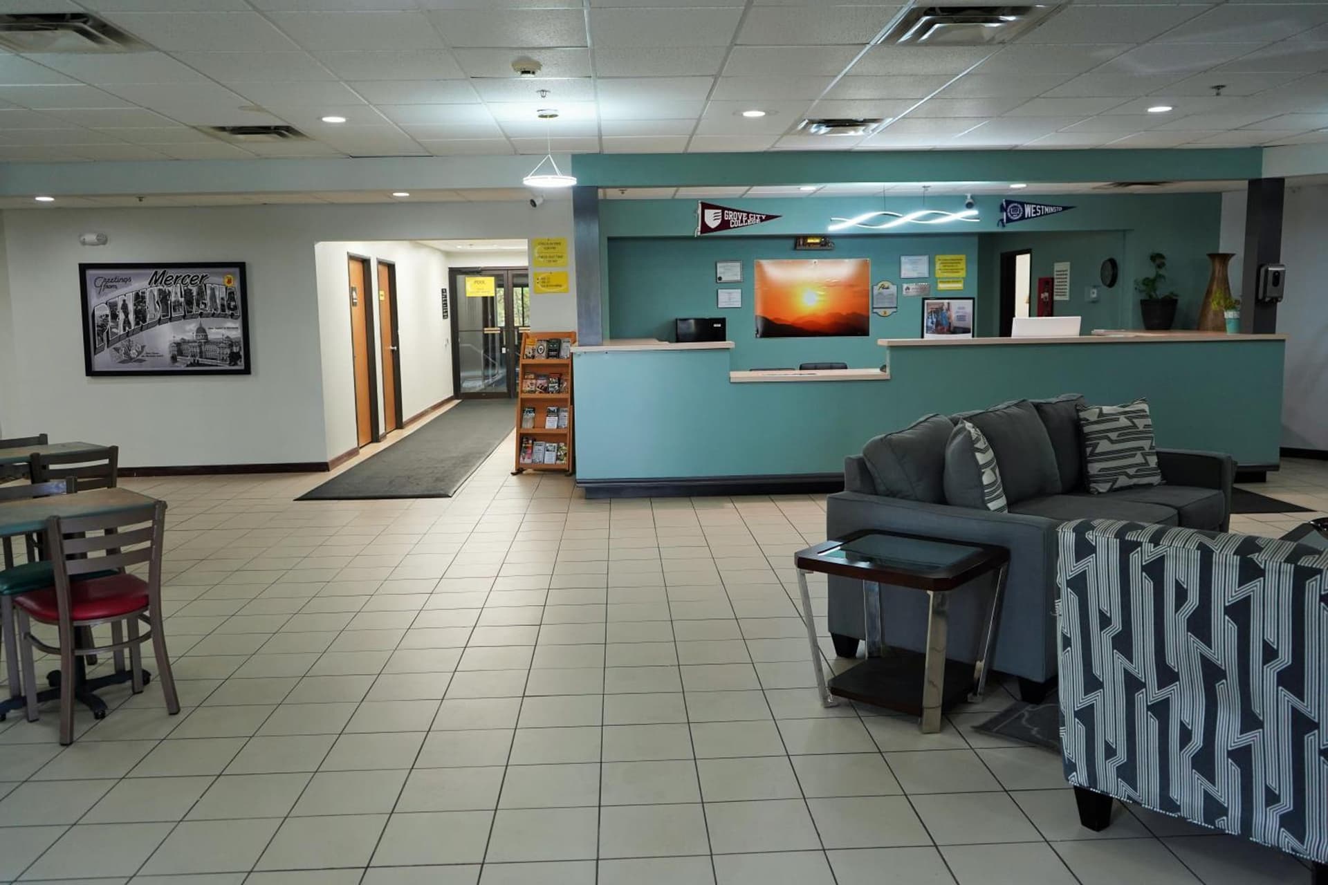 Super 8 by Wyndham Grove City gallery photo in Grove City, PA — image 17
