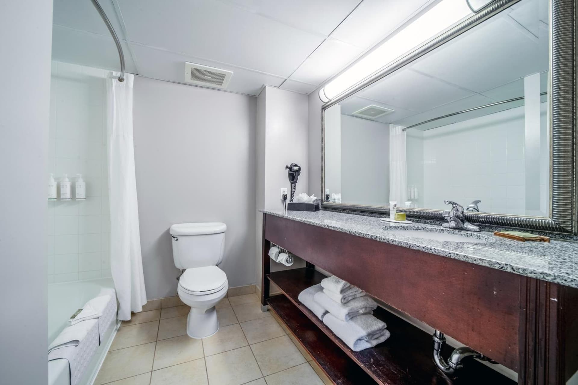 Country Inn & Suites by Radisson, Ontario at Ontario Mills, CA gallery photo in Ontario, CA — image 152