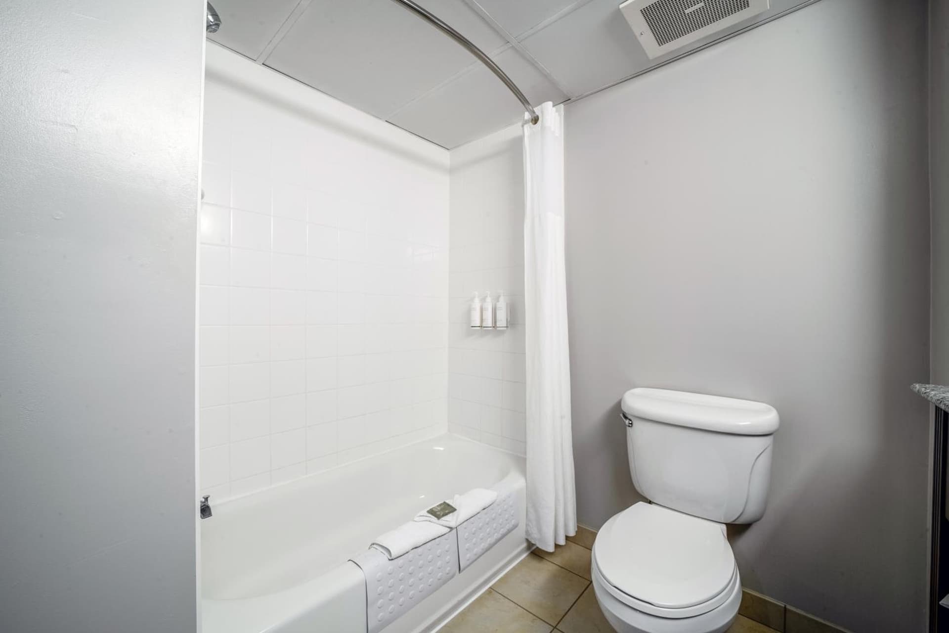 Country Inn & Suites by Radisson, Ontario at Ontario Mills, CA gallery photo in Ontario, CA — image 70