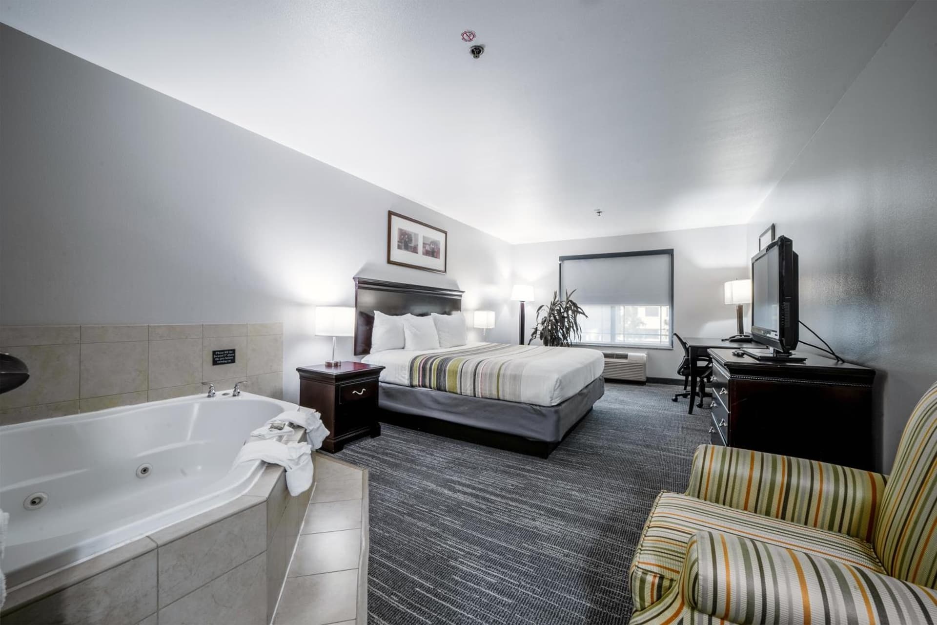 Country Inn & Suites by Radisson, Ontario at Ontario Mills, CA gallery photo in Ontario, CA — image 63
