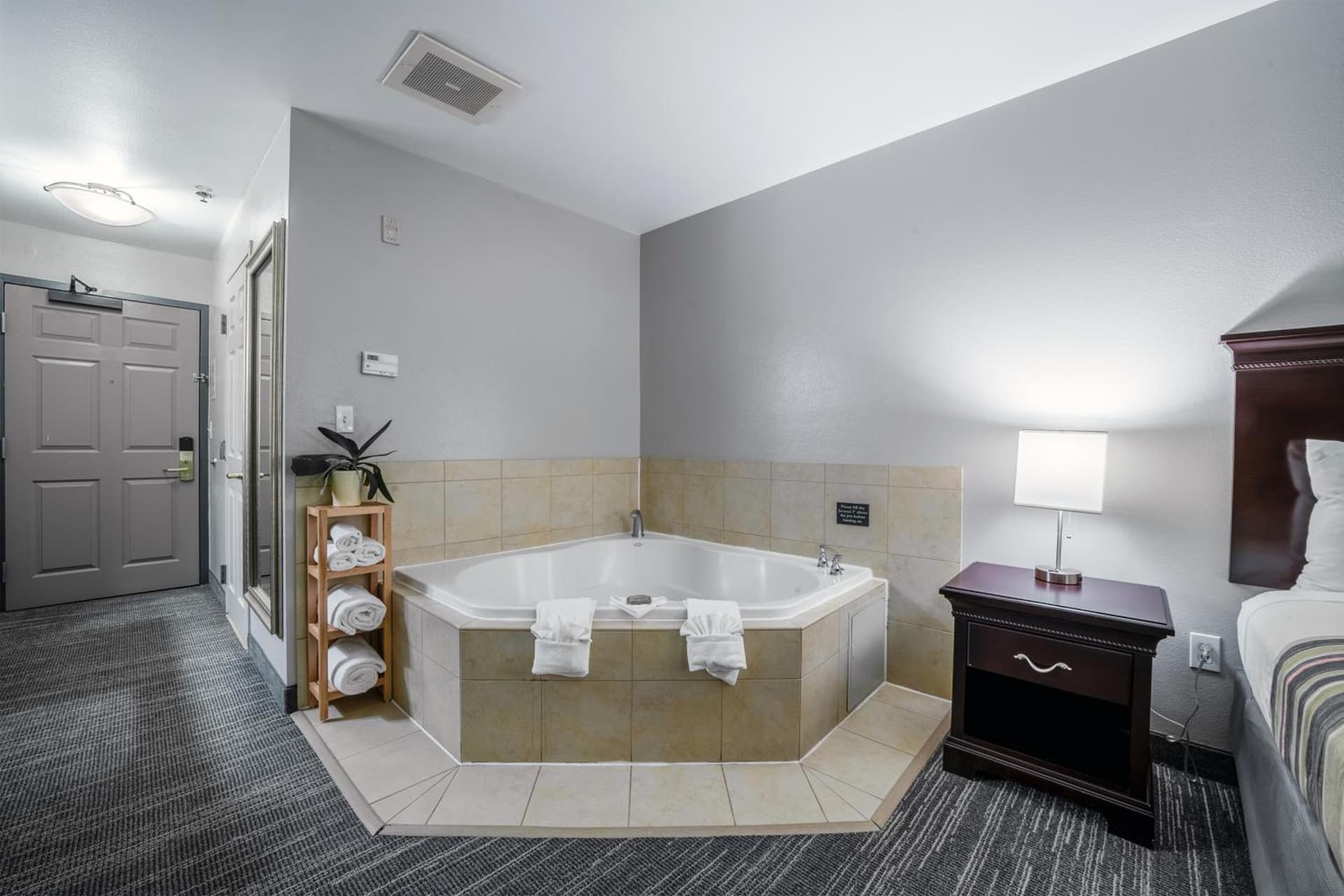 Country Inn & Suites by Radisson, Ontario at Ontario Mills, CA gallery photo in Ontario, CA — image 58
