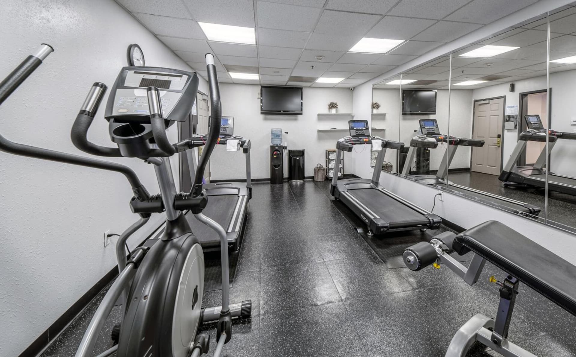 Country Inn & Suites by Radisson, Ontario at Ontario Mills, CA gallery photo in Ontario, CA — image 172