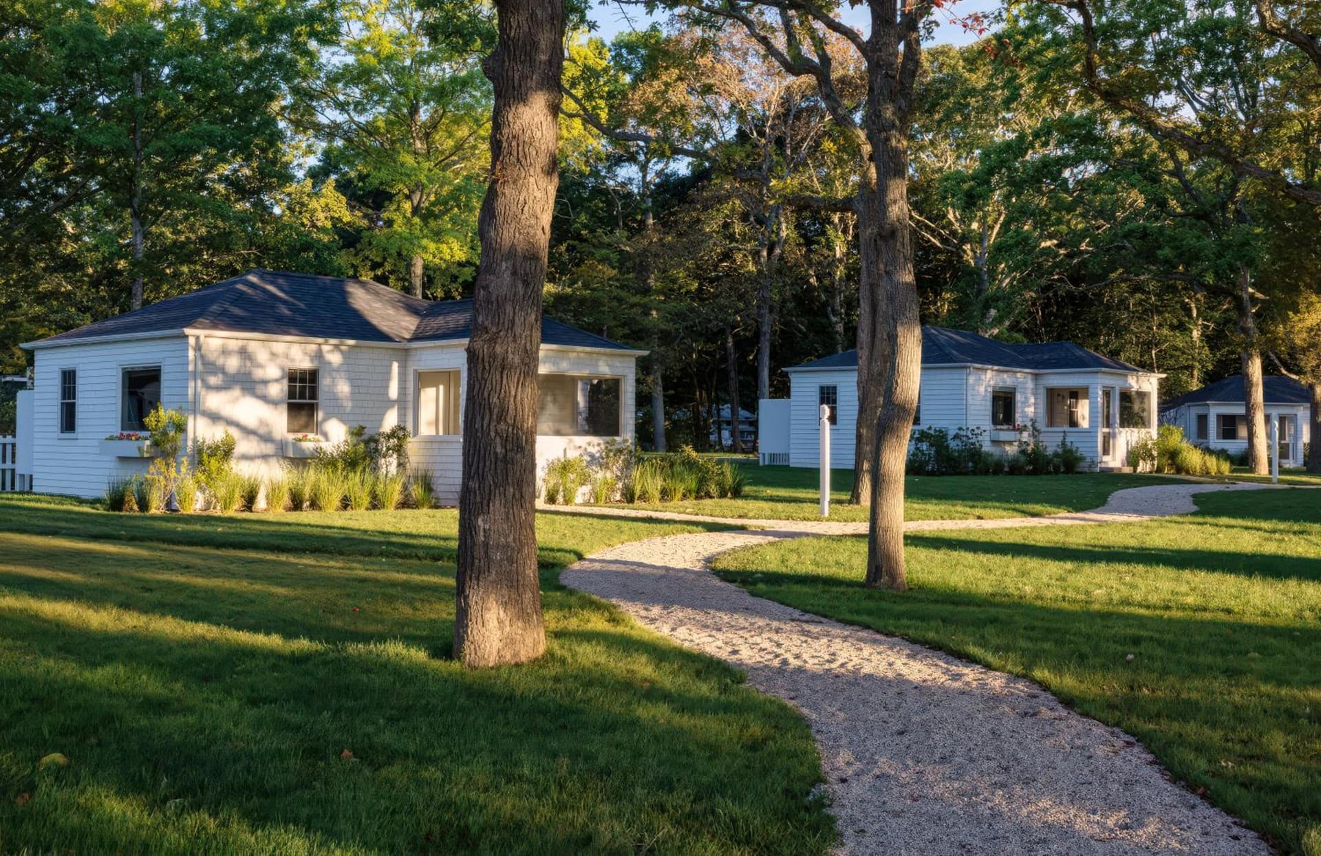 Silver Sands Motel & Beach Bungalows featured exterior or lobby in Greenport, NY — similar hotel