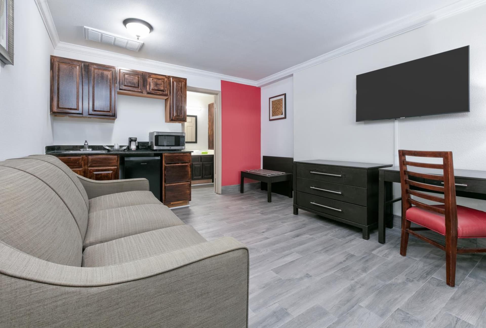 Ramada by Wyndham Diamondhead I-10/Gulfport gallery photo in Diamondhead, MS — image 17