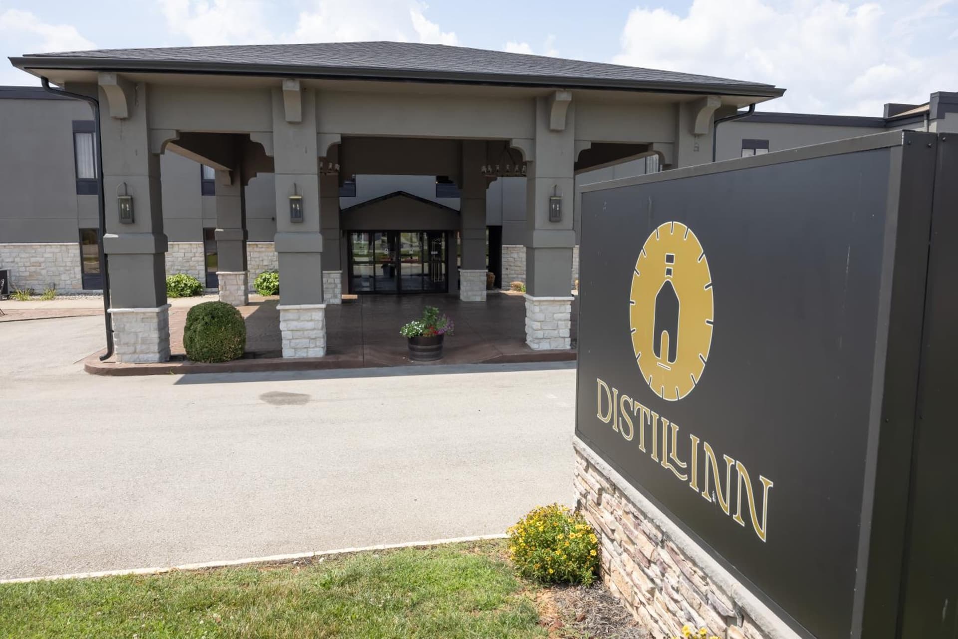 Distill-Inn featured exterior or lobby in Bardstown, KY — similar hotel