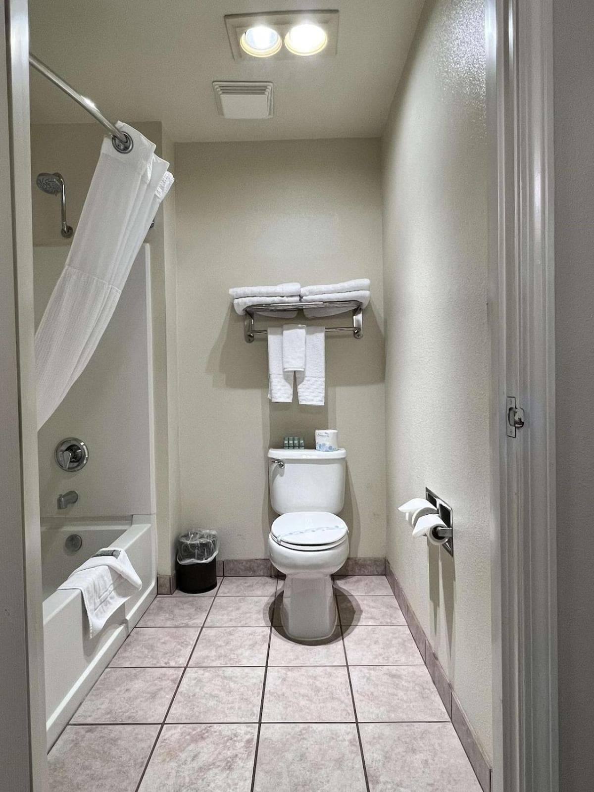 Best Western Americana property views in Dinuba, CA — gallery photo 3