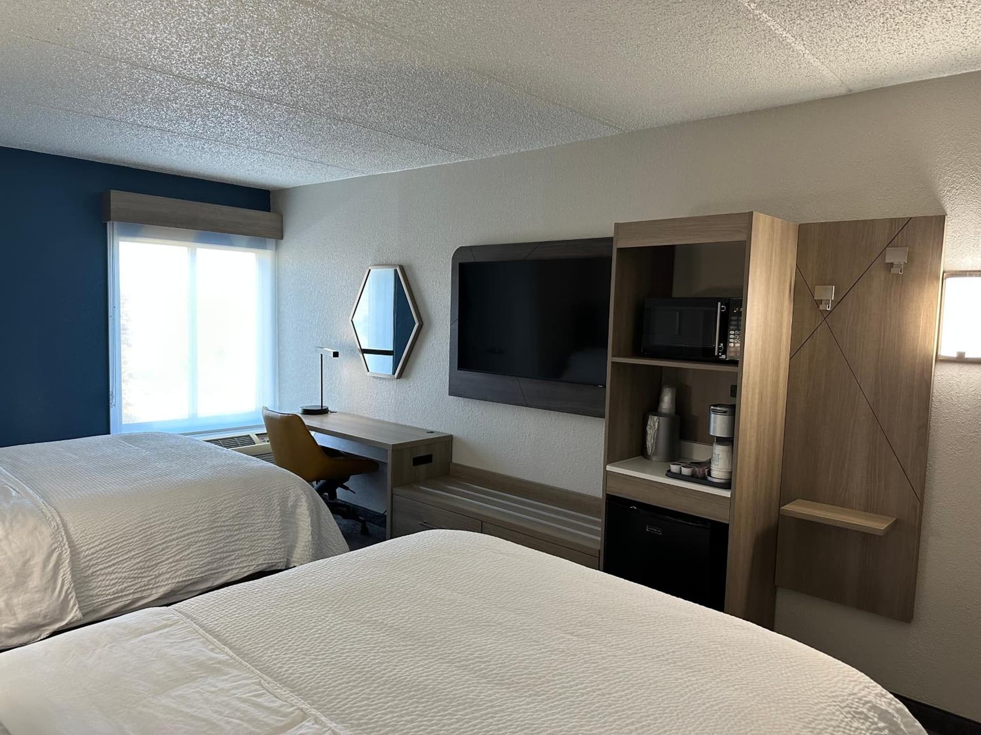 Holiday Inn Express & Suites Eden Prairie - Minneapolis by IHG property views in Eden Prairie, MN — gallery photo 3