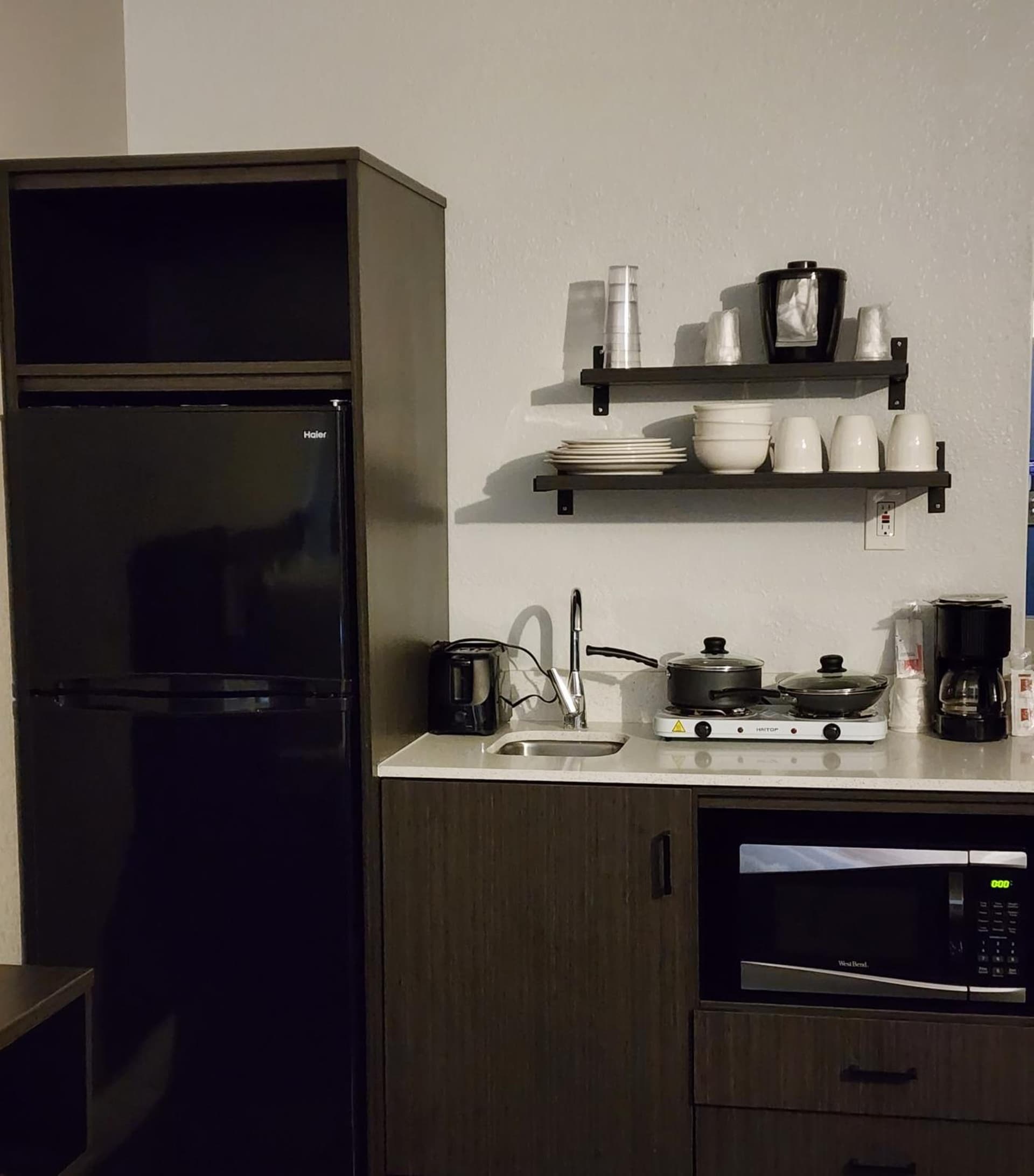Studio 6 Sacramento, CA Natomas interior in Sacramento, CA — gallery photo 2