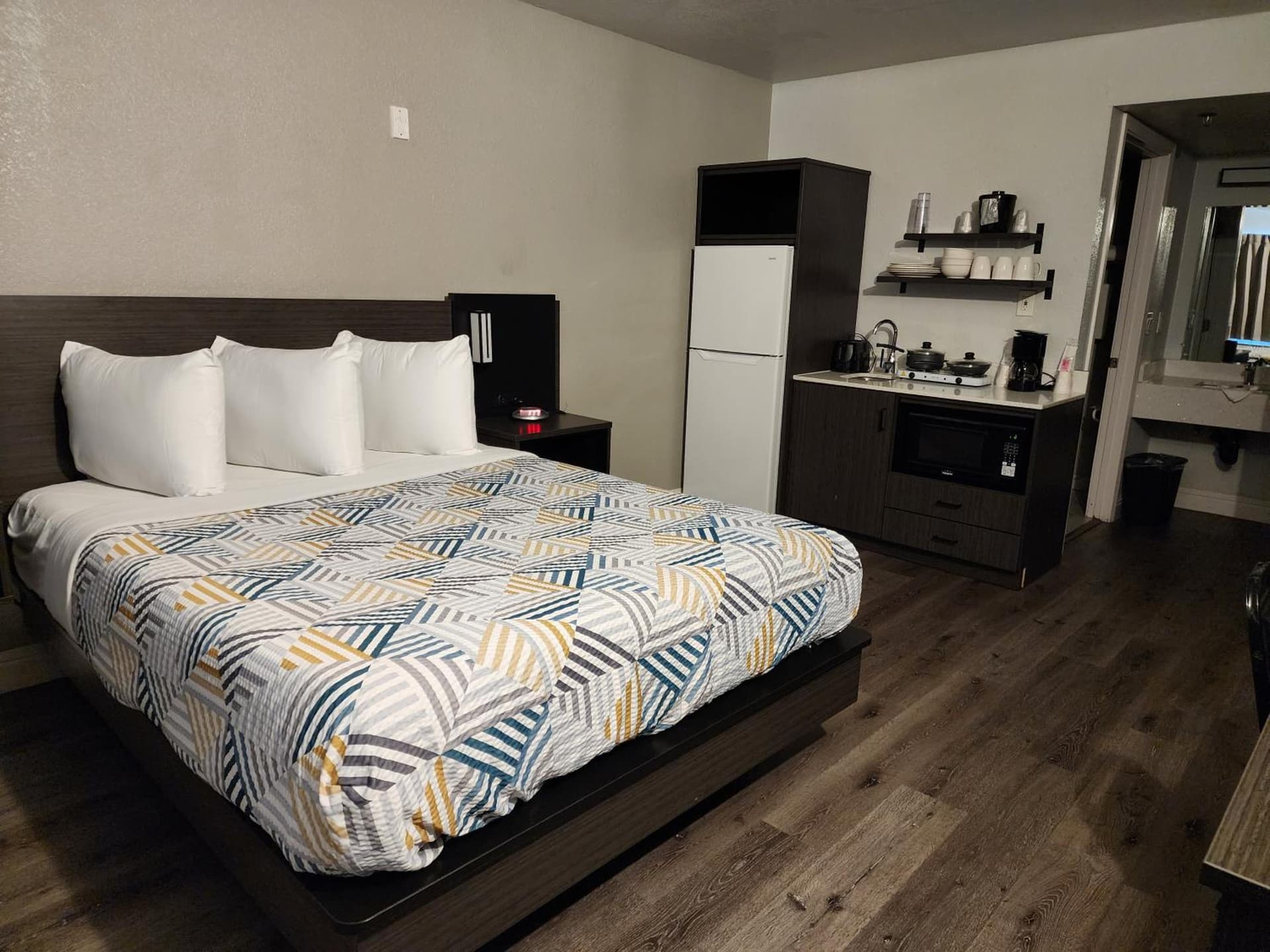Studio 6 Sacramento, CA Natomas property views in Sacramento, CA — gallery photo 3