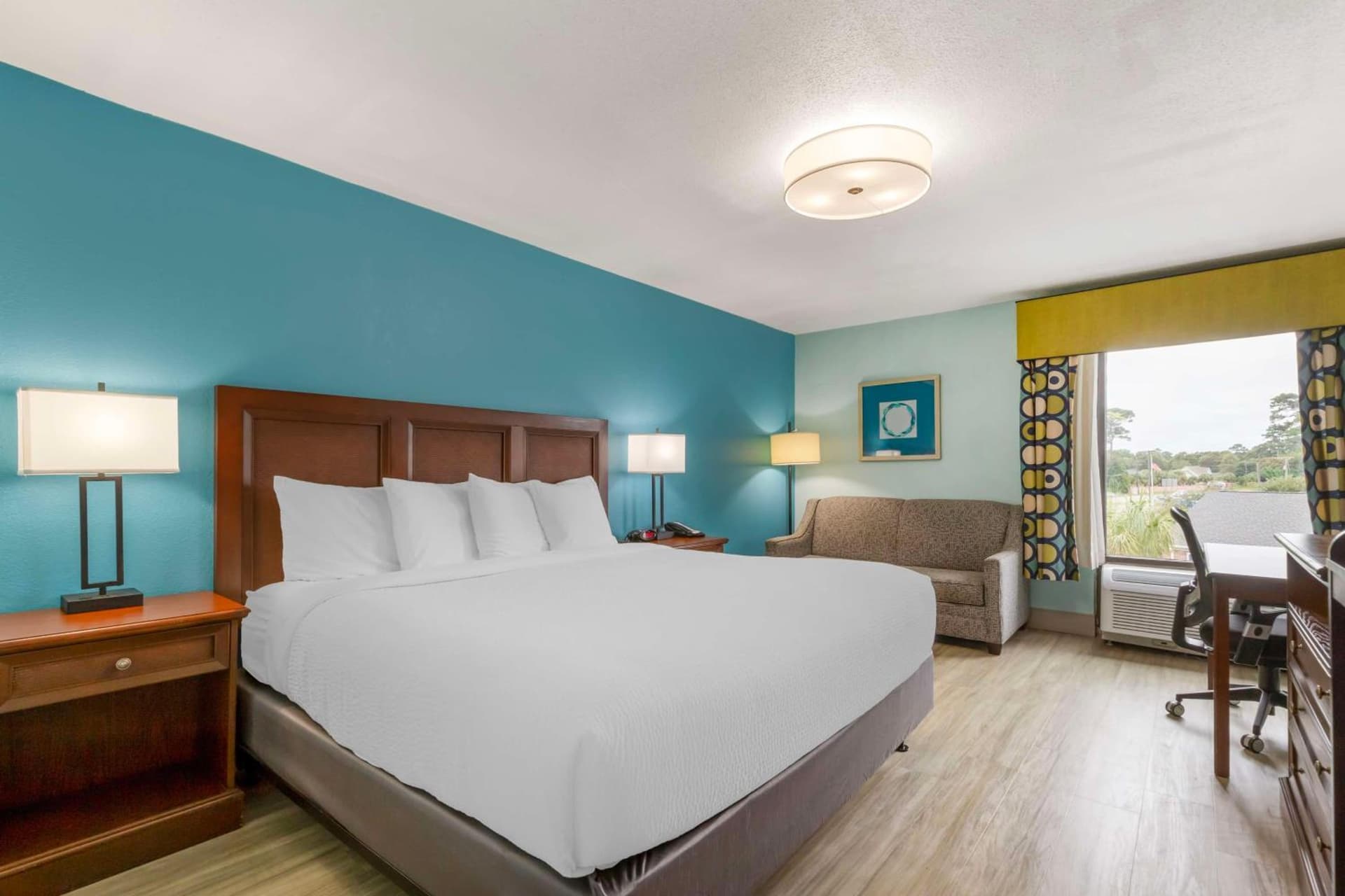 Best Western Plus Myrtle Beach@Intracoastal gallery photo in Myrtle Beach, SC — image 6