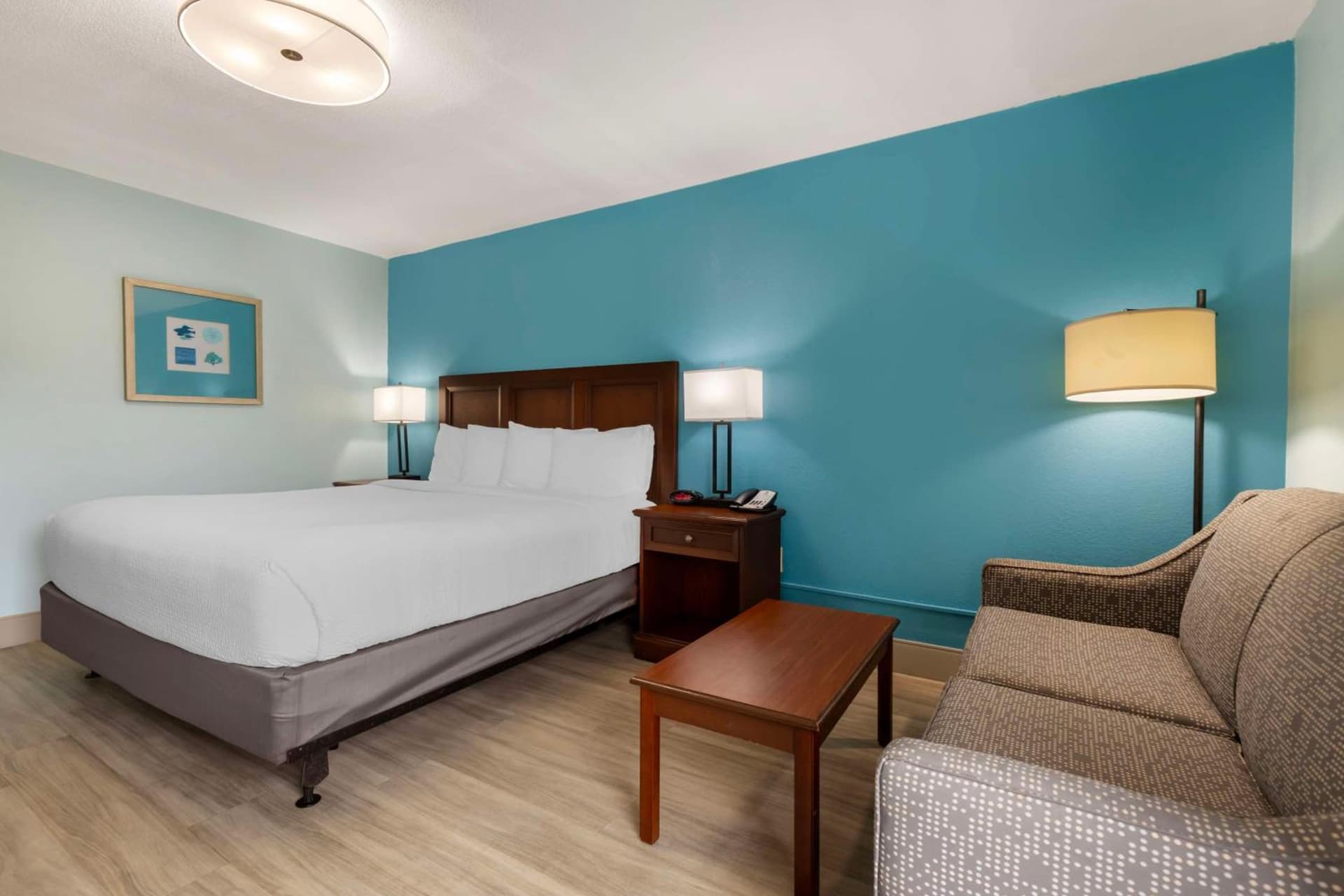 Best Western Plus Myrtle Beach@Intracoastal gallery photo in Myrtle Beach, SC — image 9