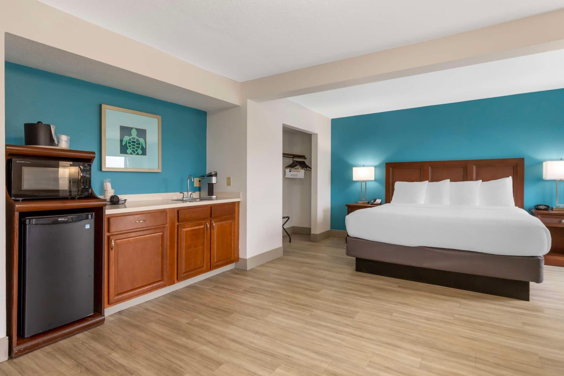 Best Western Plus Myrtle Beach@Intracoastal gallery photo in Myrtle Beach, SC — image 7