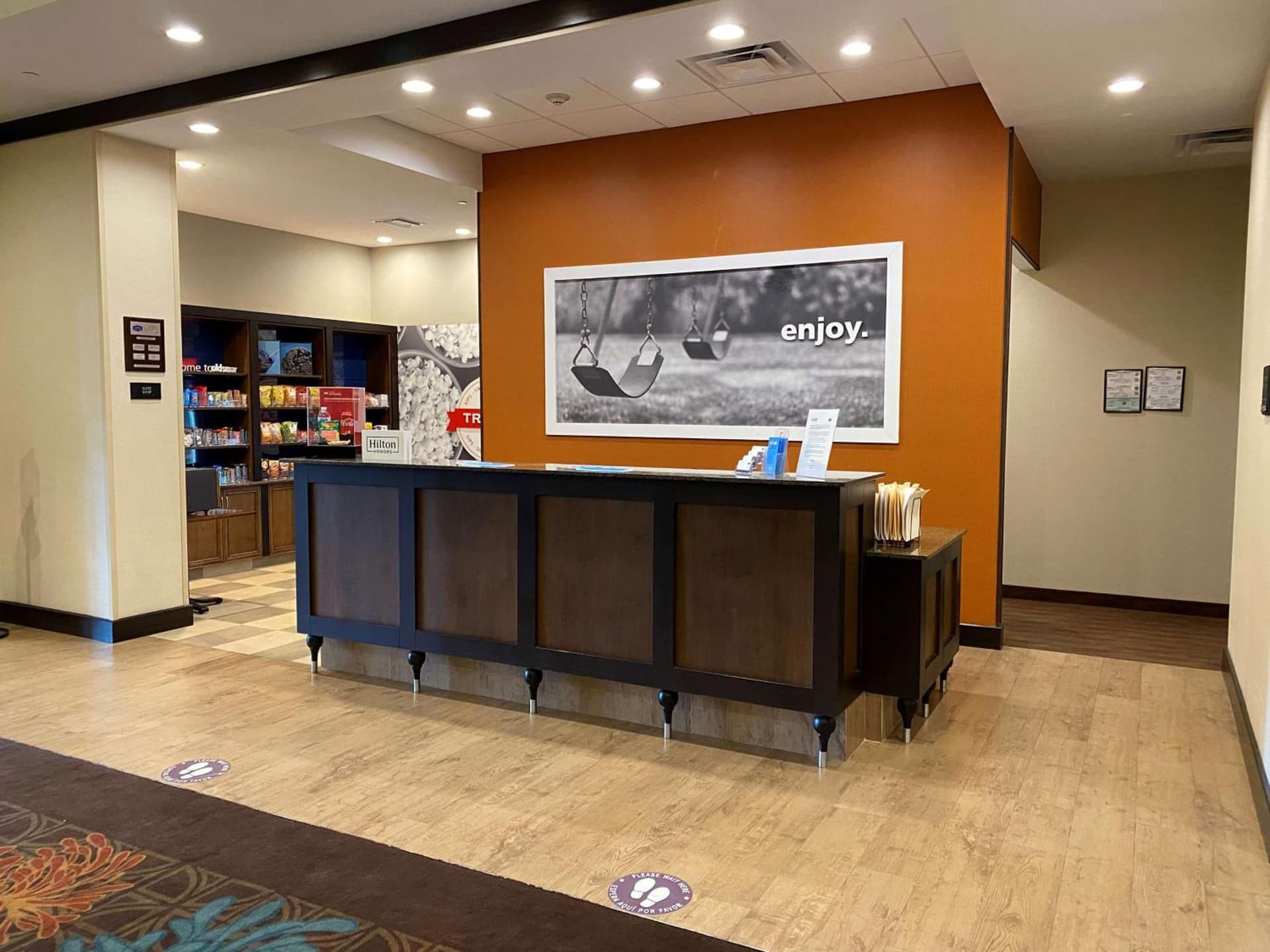 Hampton Inn & Suites Tampa Northwest/Oldsmar interior in Oldsmar, FL — gallery photo 2